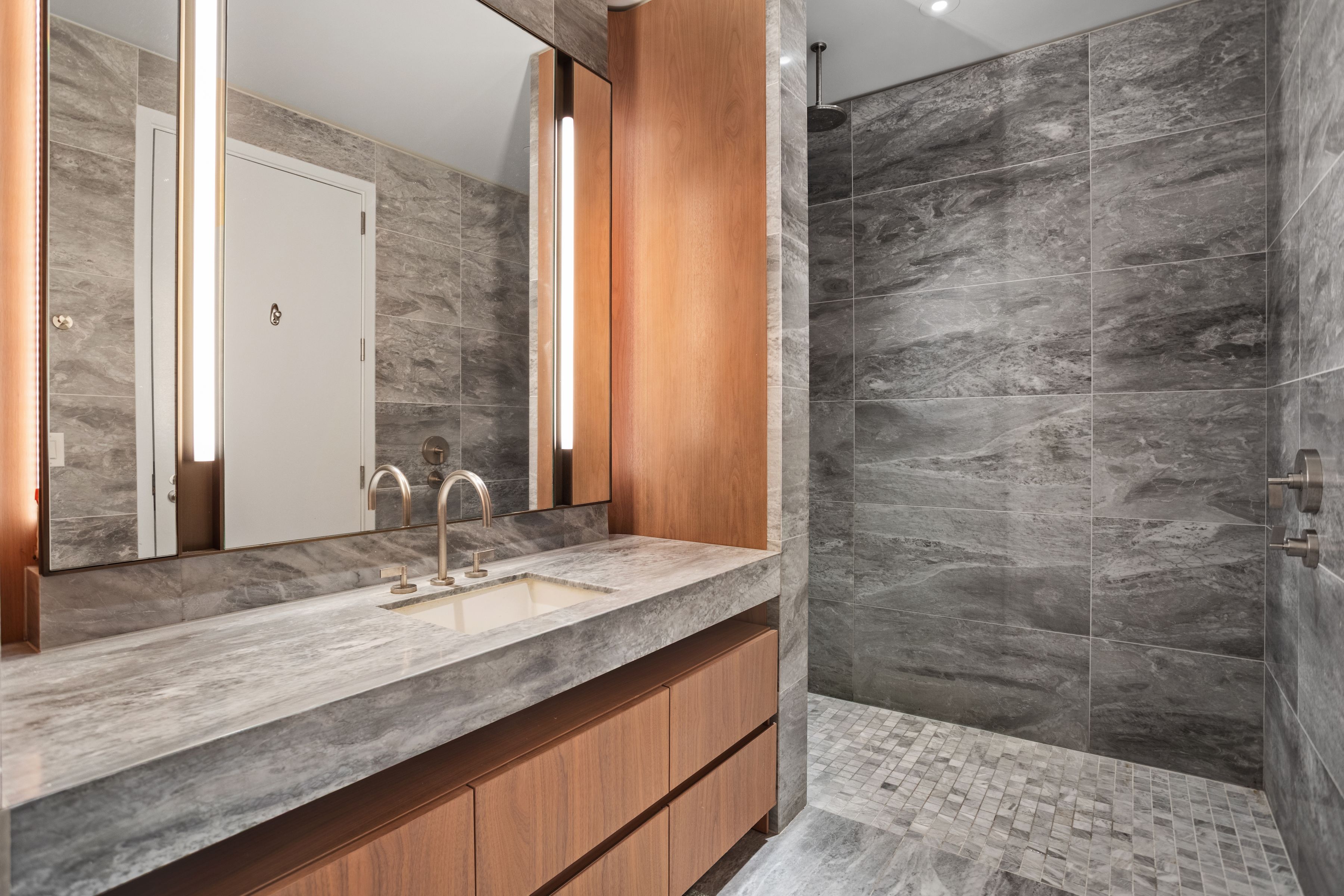  211 West Elm Court - 物件實景