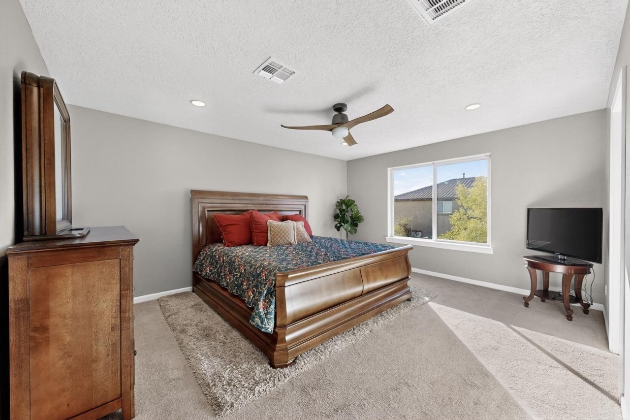 Rio Rancho, New Mexico, 87124, United States, 5 Bedrooms Bedrooms, ,3 BathroomsBathrooms,Residential,For Sale,1991836