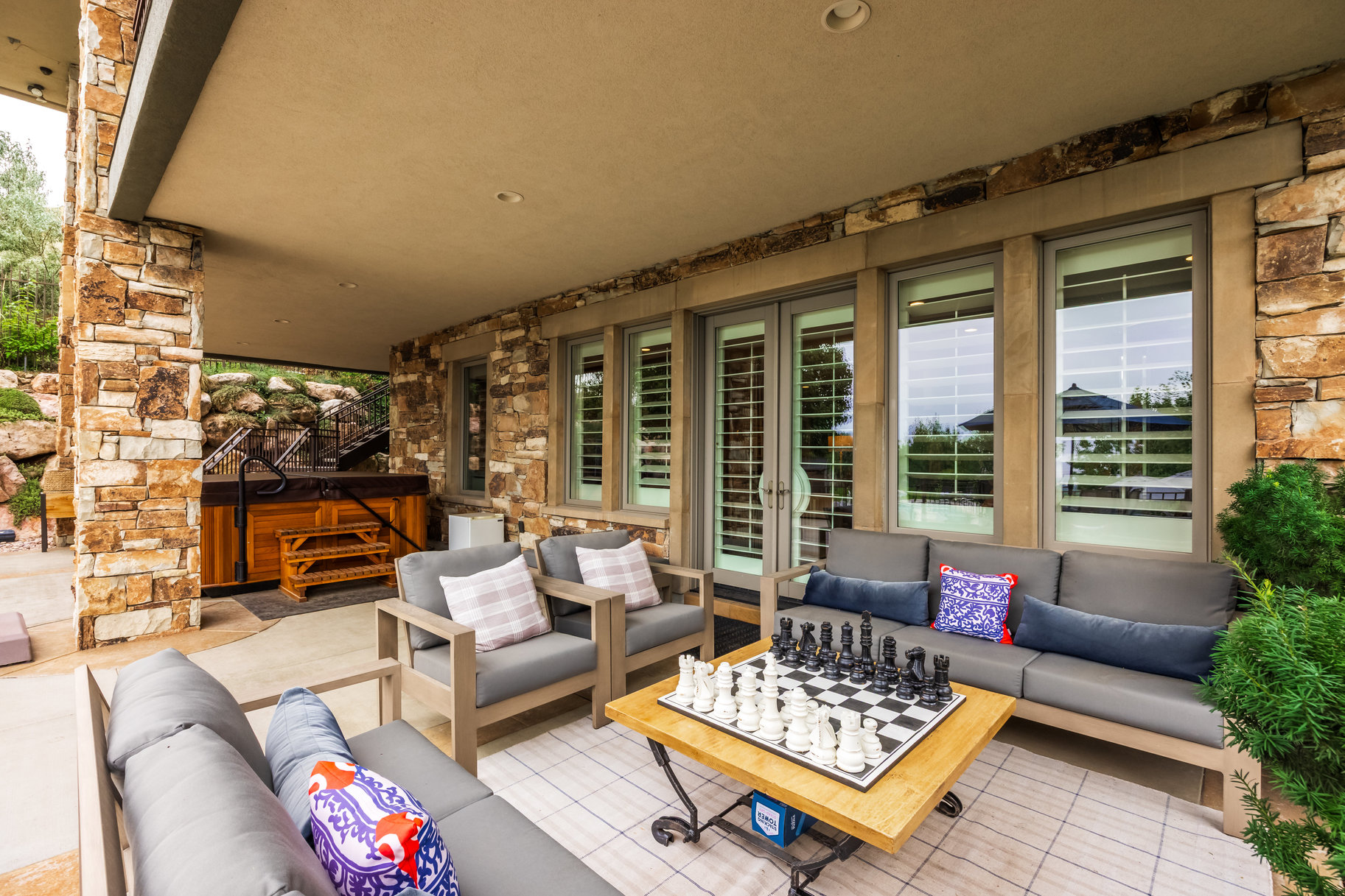  Timeless East Bench Craftsman Estate with Gated Entry, Expansive Light and Views - 物件實景