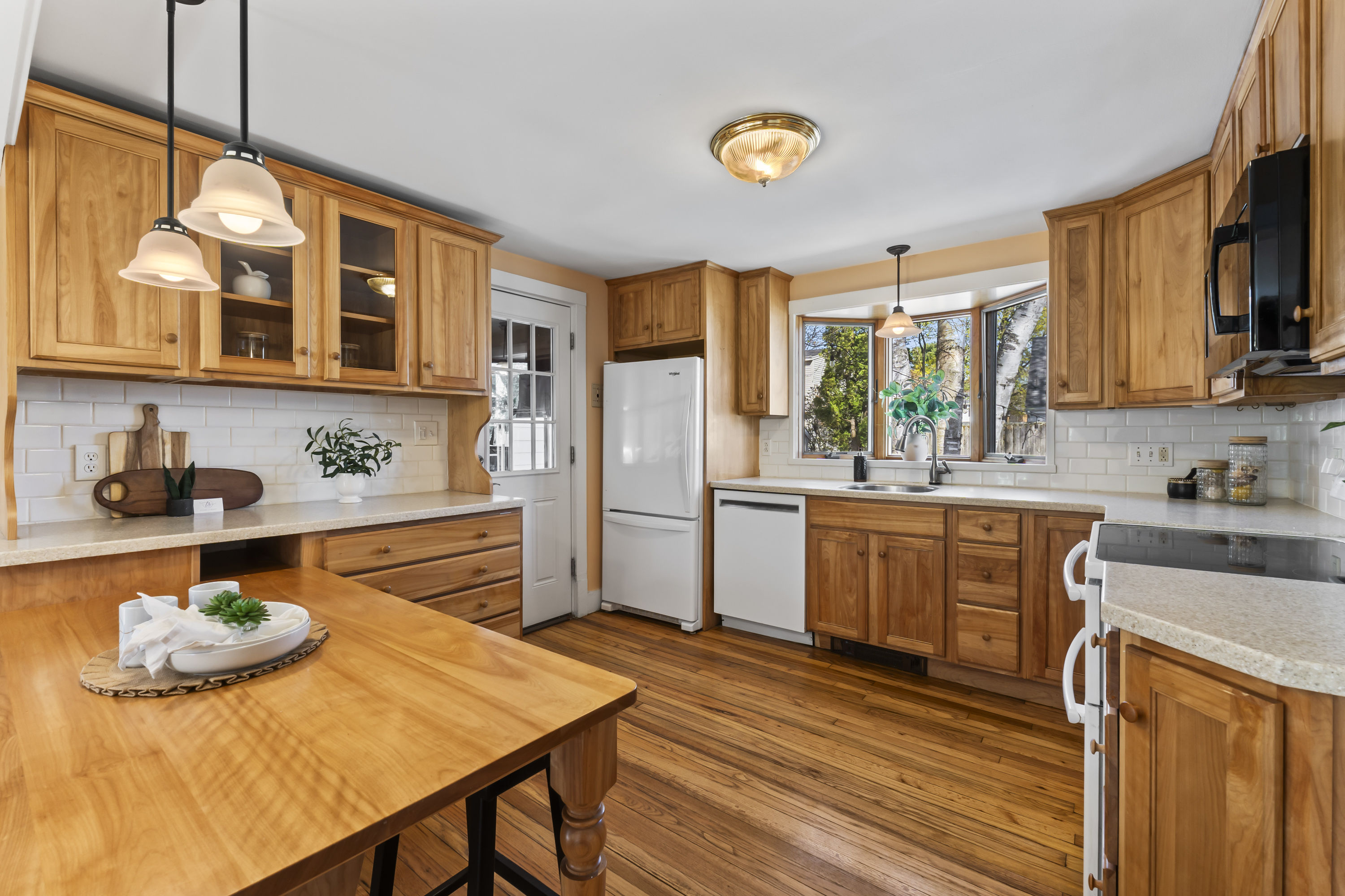 Falmouth, Maine, 04105, United States, 3 Bedrooms Bedrooms, ,2 BathroomsBathrooms,Residential,For Sale,1794593