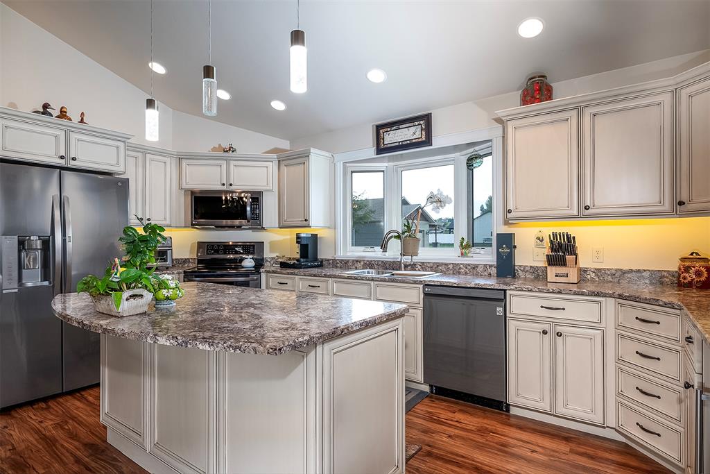 Polson, Montana, 59860, United States, 3 Bedrooms Bedrooms, ,1 BathroomBathrooms,Residential,For Sale,1976737