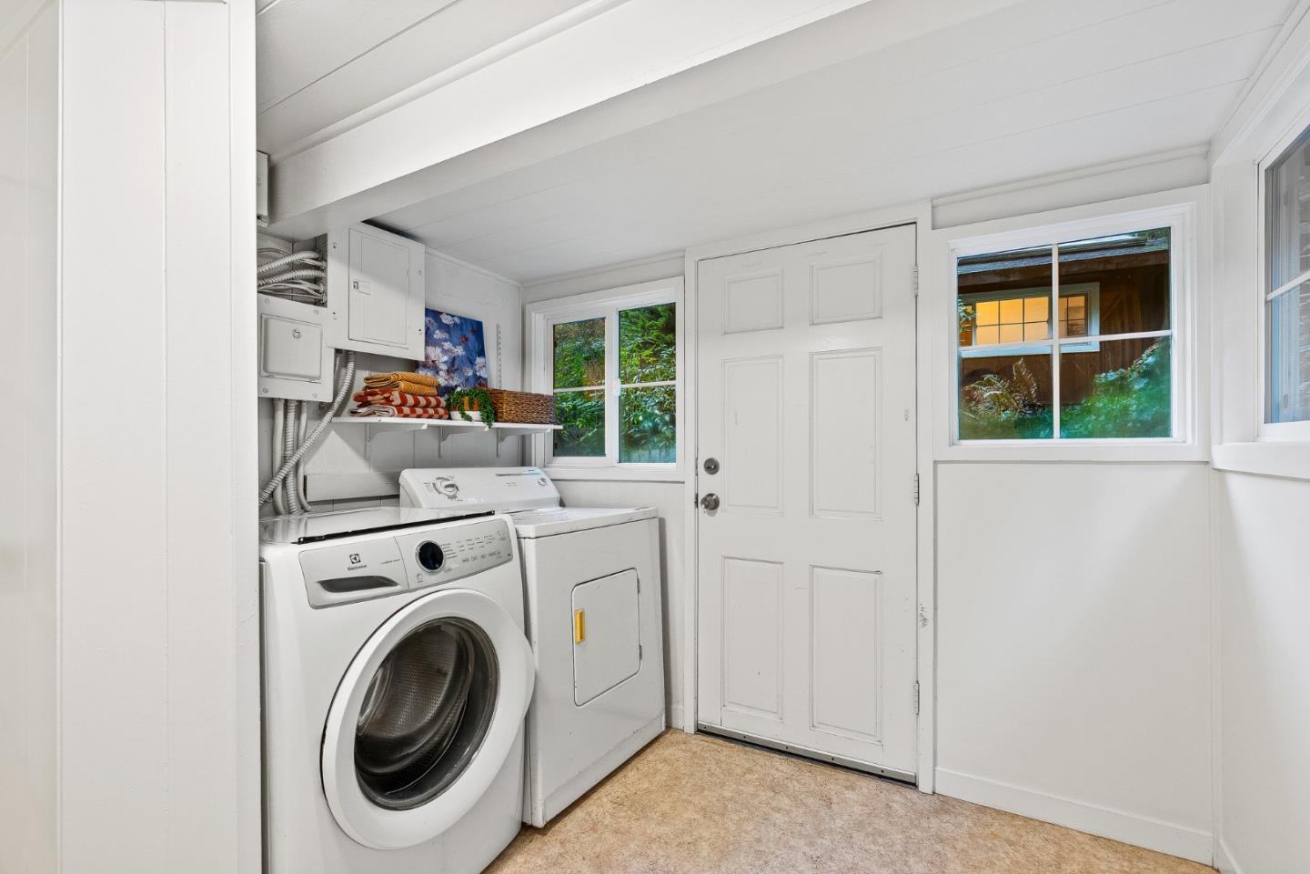 Scotts Valley, California, 95066, United States, 1 Bedroom Bedrooms, ,1 BathroomBathrooms,Residential,For Sale,2002288