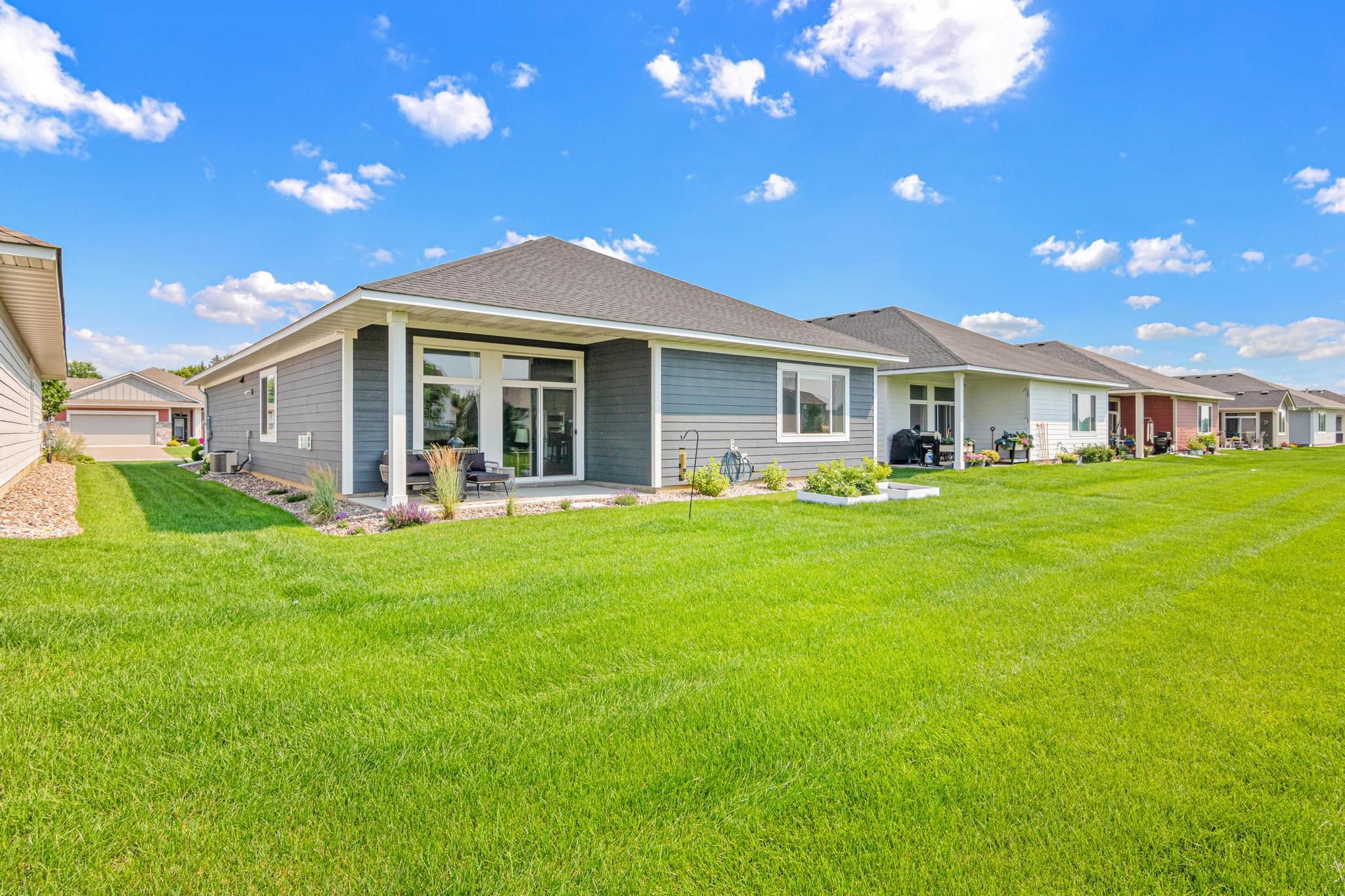  Effortless One-Level Living in Beautiful Lakeville - 物件實景