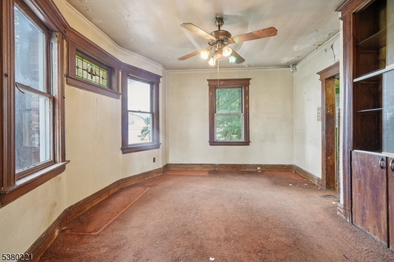 Maplewood Twp., New Jersey, 07040, United States, 5 Bedrooms Bedrooms, ,3 BathroomsBathrooms,Residential,For Sale,1933003