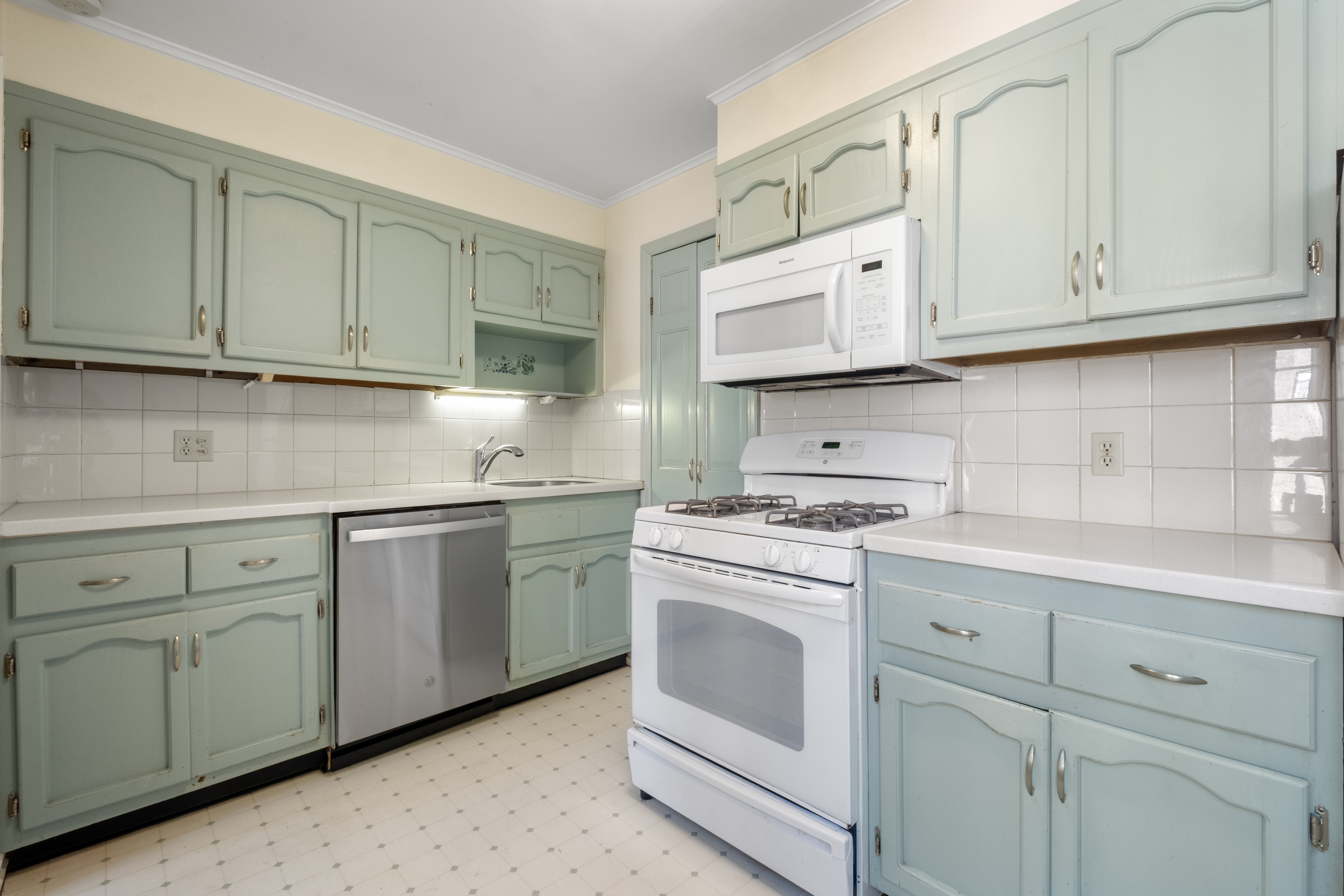  100 Ardsley Avenue W - 物件實景