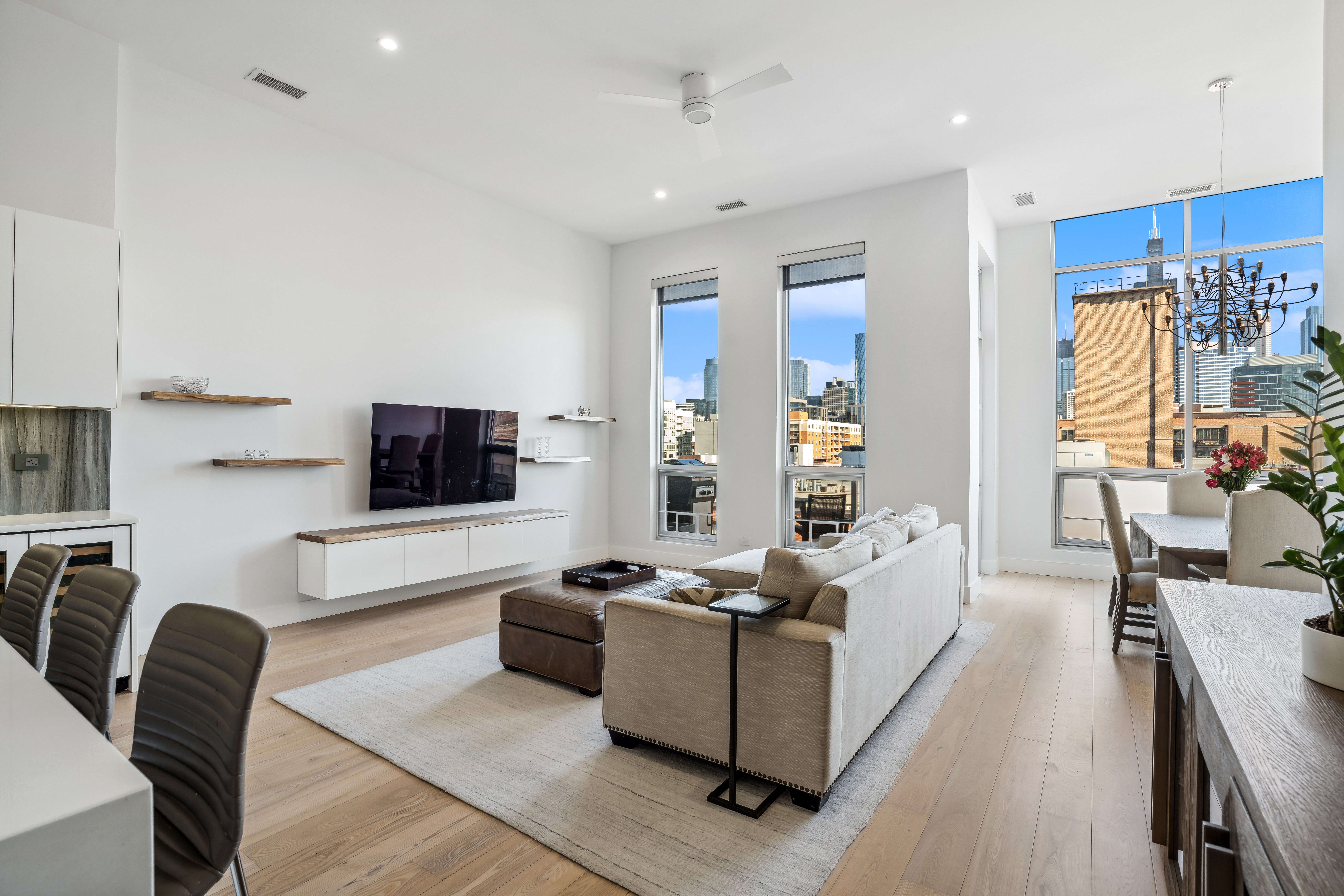  Perfect Combination of Location, Views and Modern Elegance - 物件實景