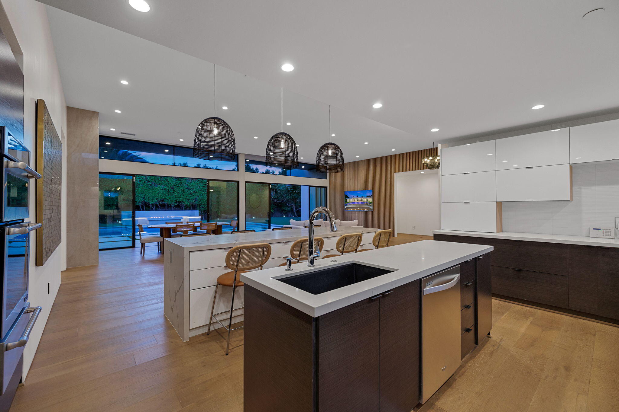 Palm Springs, California, 92262, United States, 5 Bedrooms Bedrooms, ,4 BathroomsBathrooms,Residential,For Sale,1805387
