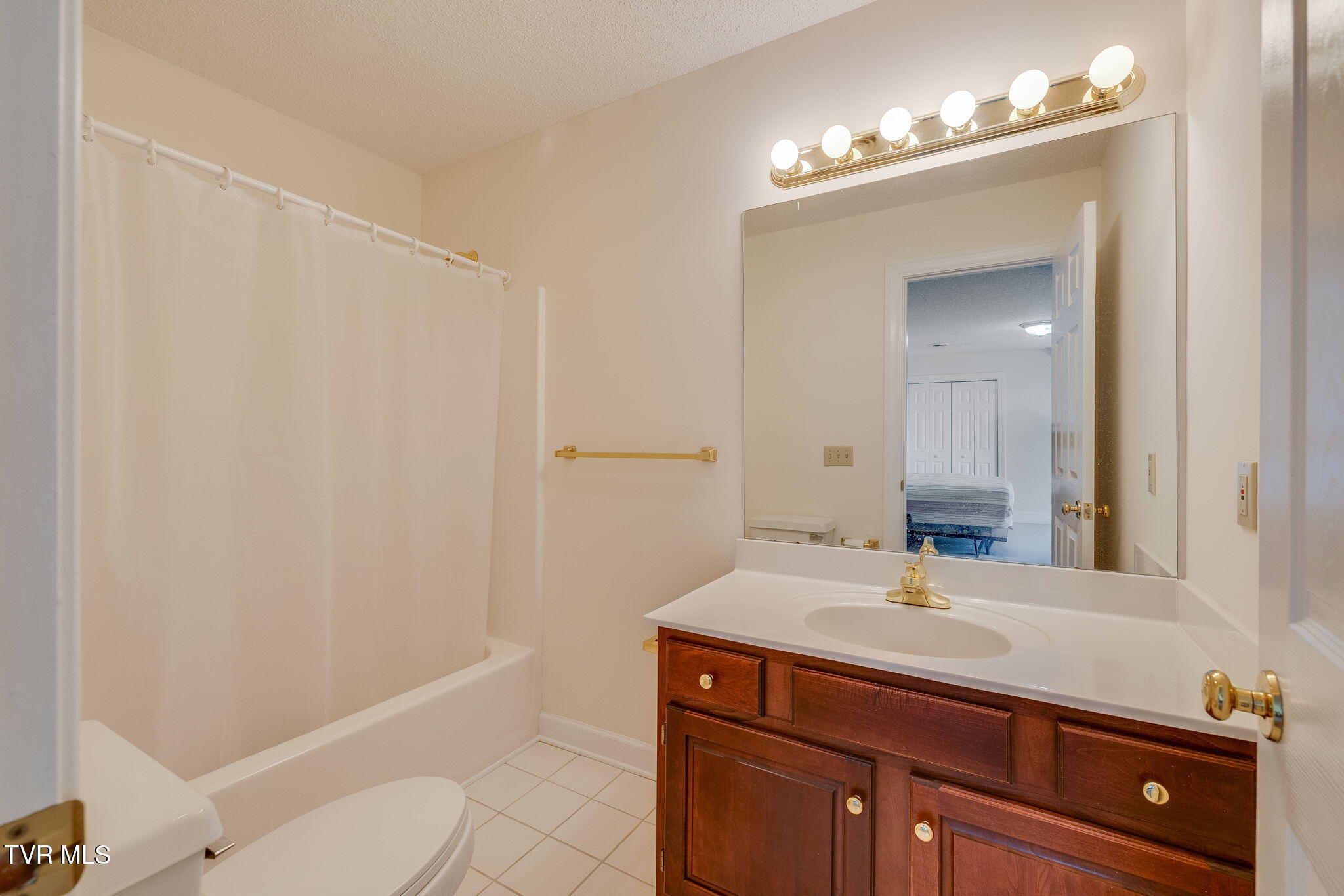 Johnson City, Tennessee, 37604, United States, 4 Bedrooms Bedrooms, ,4 BathroomsBathrooms,Residential,For Sale,1944791