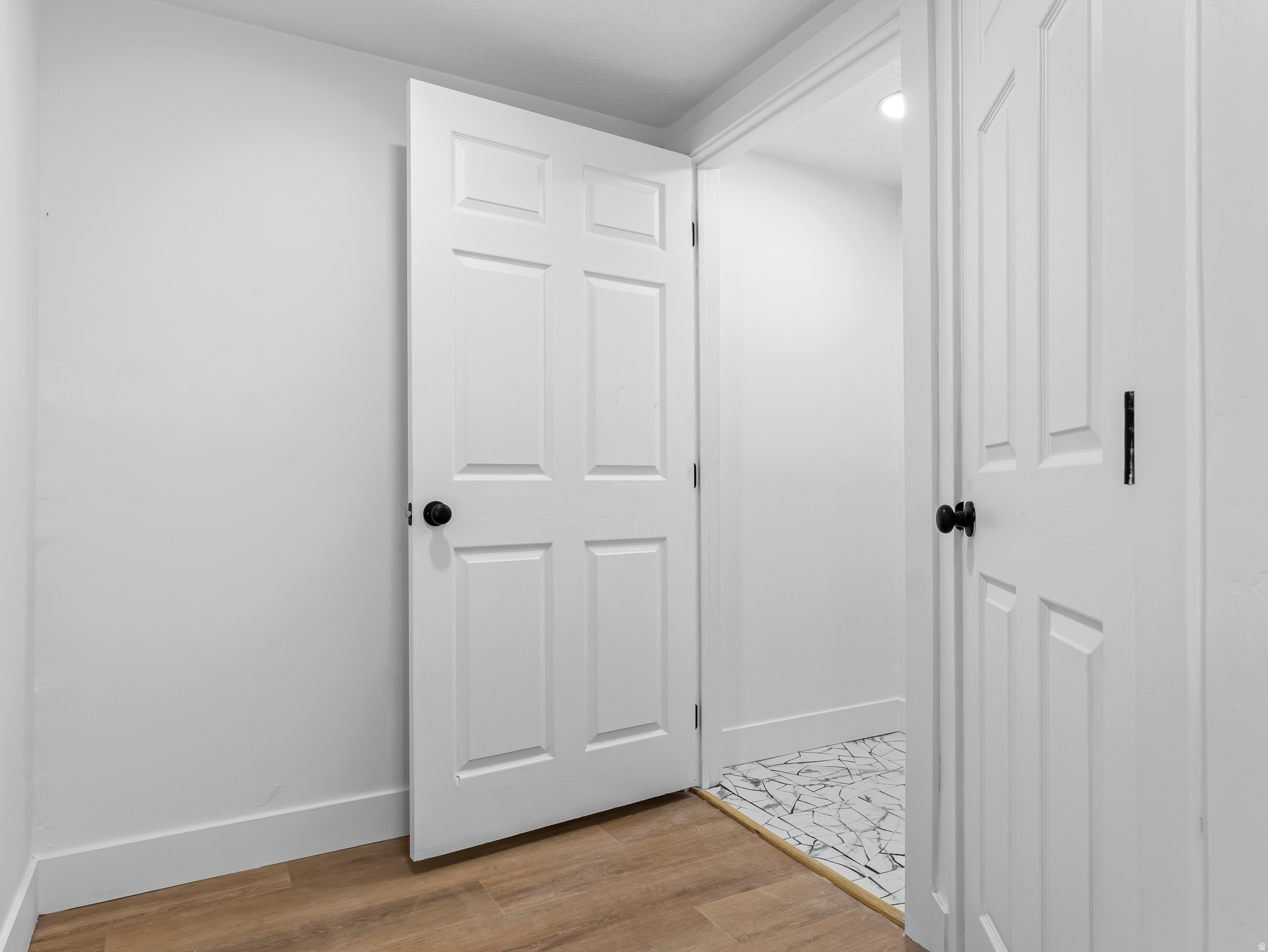 Murray, Utah, 84117, United States, 6 Bedrooms Bedrooms, ,2 BathroomsBathrooms,Residential,For Sale,1989540