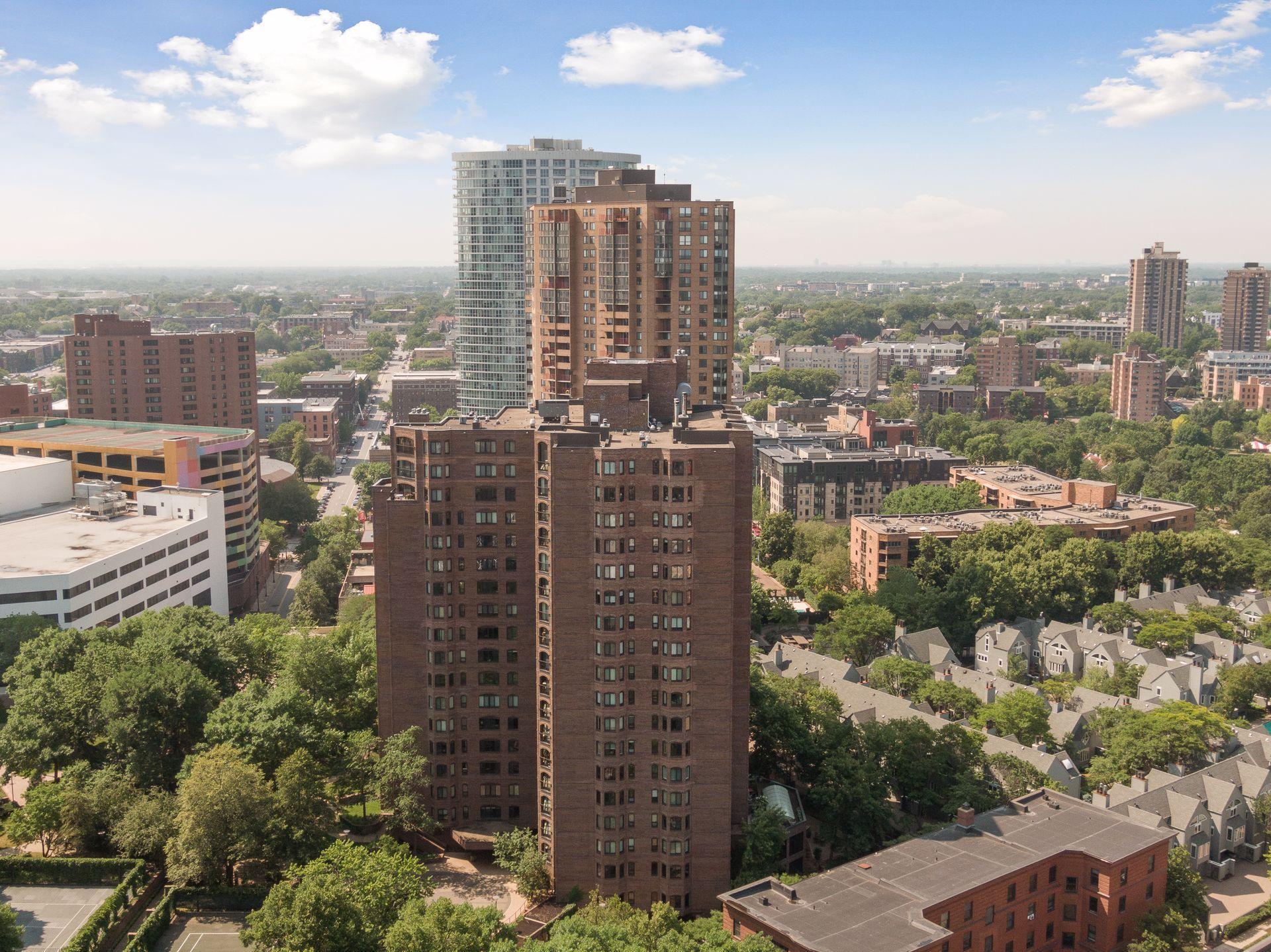Minneapolis, Minnesota, 55403, United States, 2 Bedrooms Bedrooms, ,1 BathroomBathrooms,Residential,For Sale,1794027