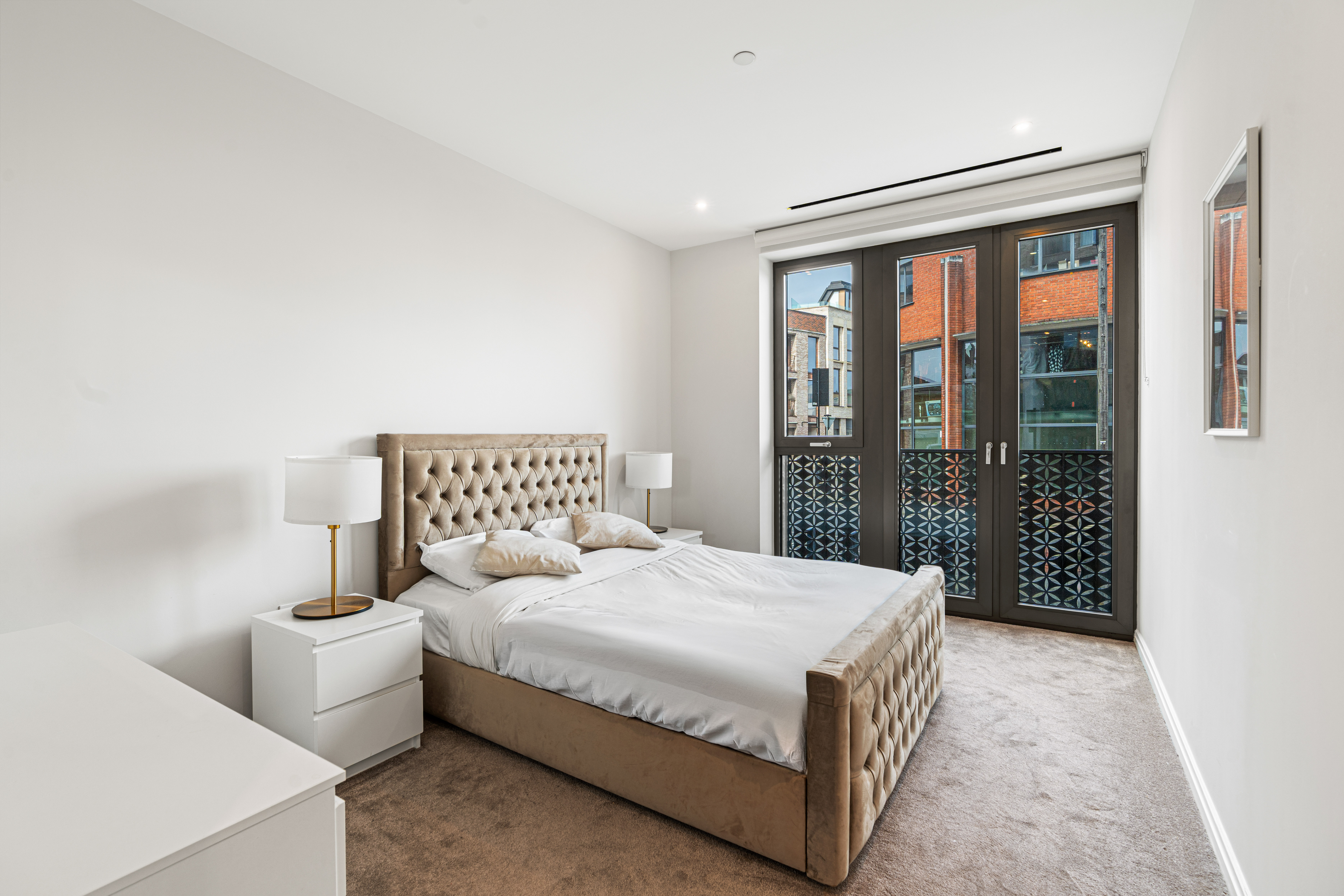  A Contemporary Two-Bedroom Apartment with a Balcony at King’s Road Park - 物件實景