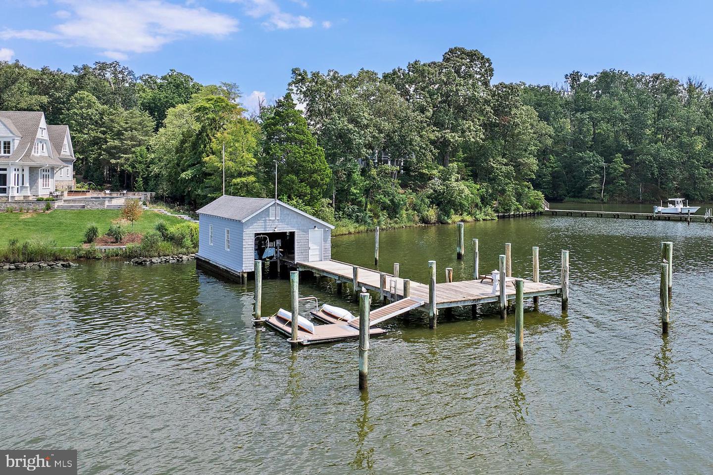 Annapolis, Maryland, 21403, United States, 4 Bedrooms Bedrooms, ,6 BathroomsBathrooms,Residential,For Sale,1940452