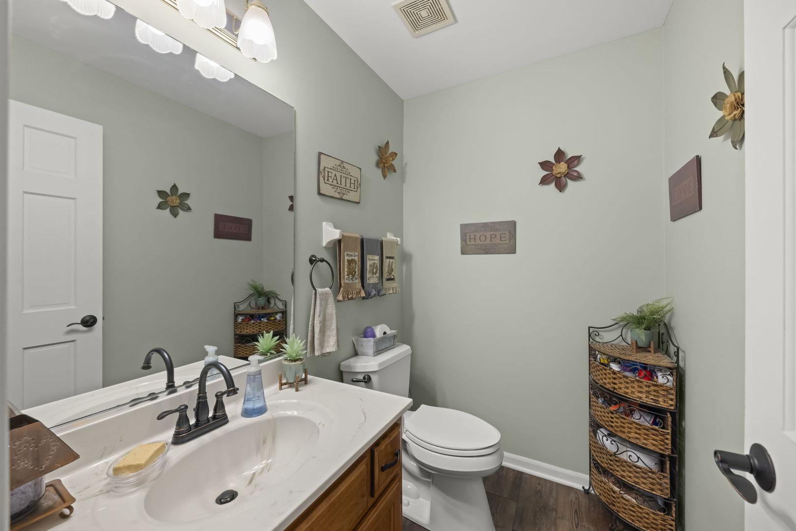 Oswego, Illinois, 60543, United States, 4 Bedrooms Bedrooms, ,3 BathroomsBathrooms,Residential,For Sale,1949228