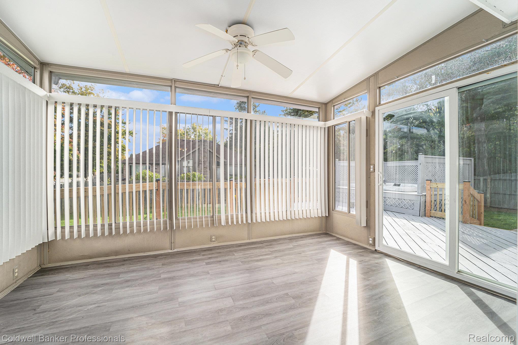 ShelbyTwp, Michigan, 48315, United States, 3 Bedrooms Bedrooms, ,4 BathroomsBathrooms,Residential,For Sale,1967840