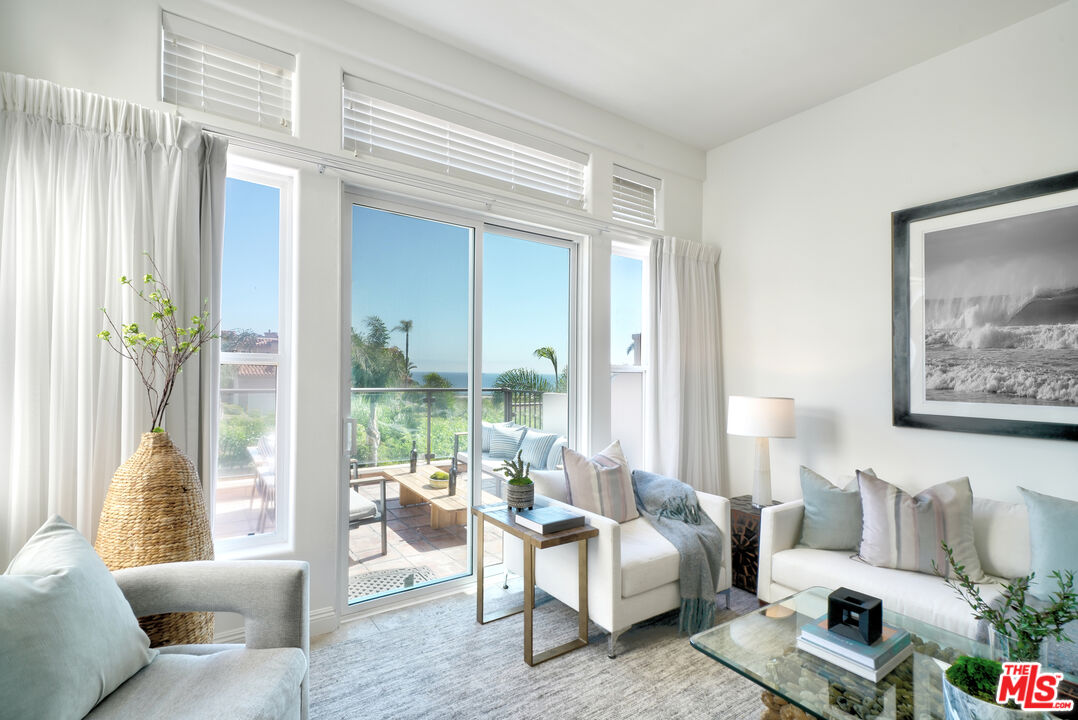 Malibu, California, 90265, United States, 2 Bedrooms Bedrooms, ,3 BathroomsBathrooms,Residential,For Sale,1902662