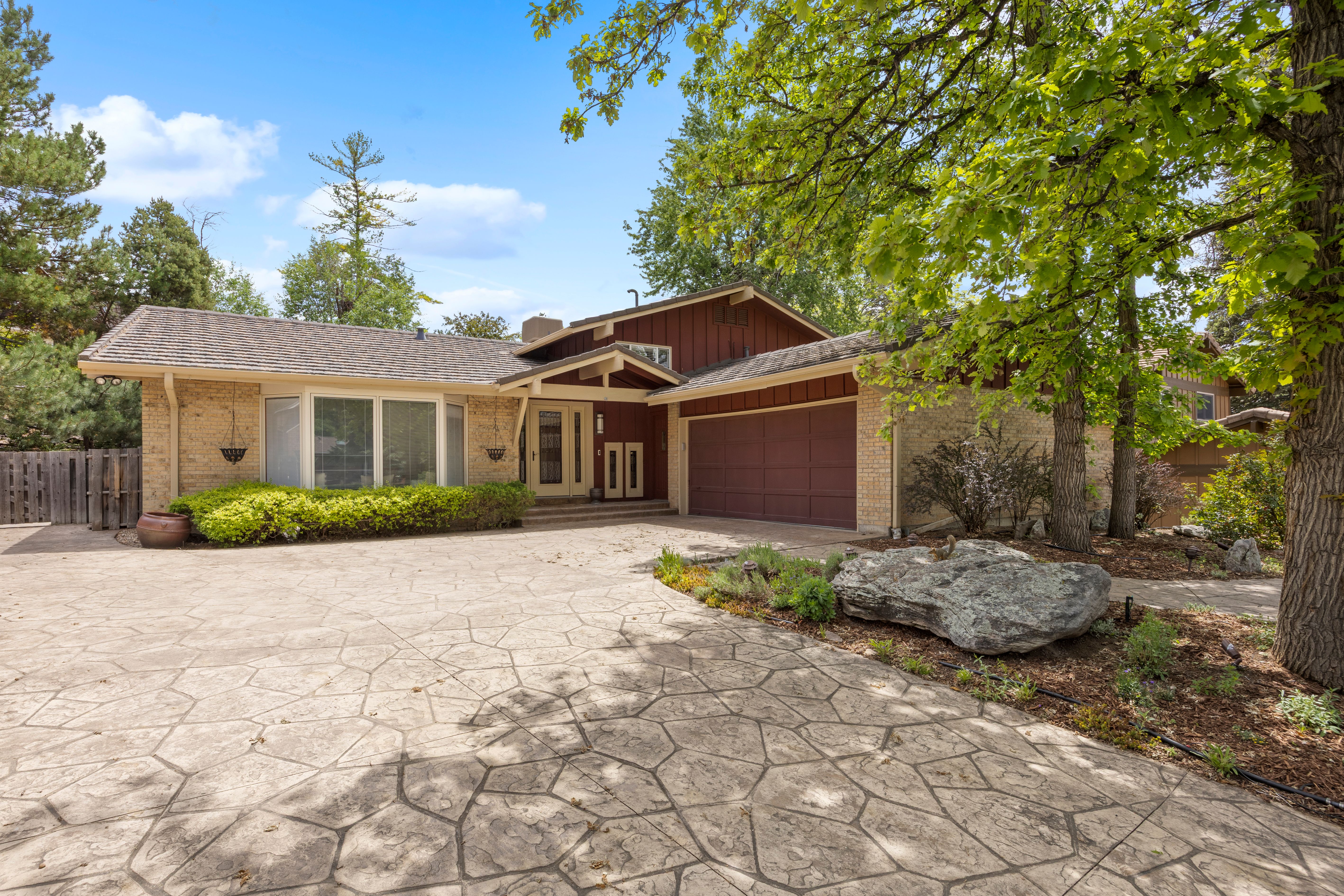  Beautifully Updated Home On Cul-De-Sac In Desirable Heritage Place Neighborhood - 物件實景