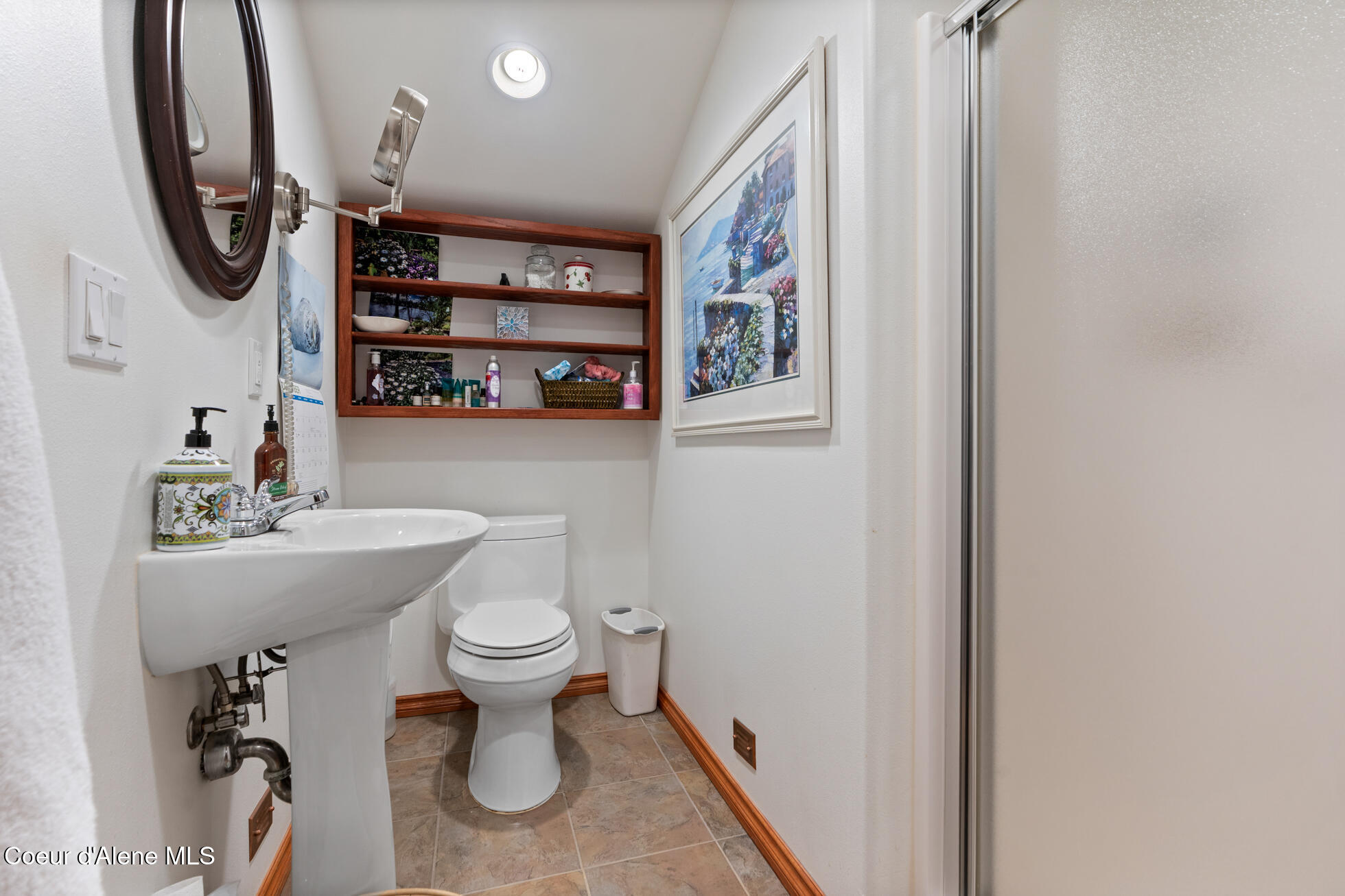 Newport, Washington, 99156, United States, 3 Bedrooms Bedrooms, ,3 BathroomsBathrooms,Residential,For Sale,1900735