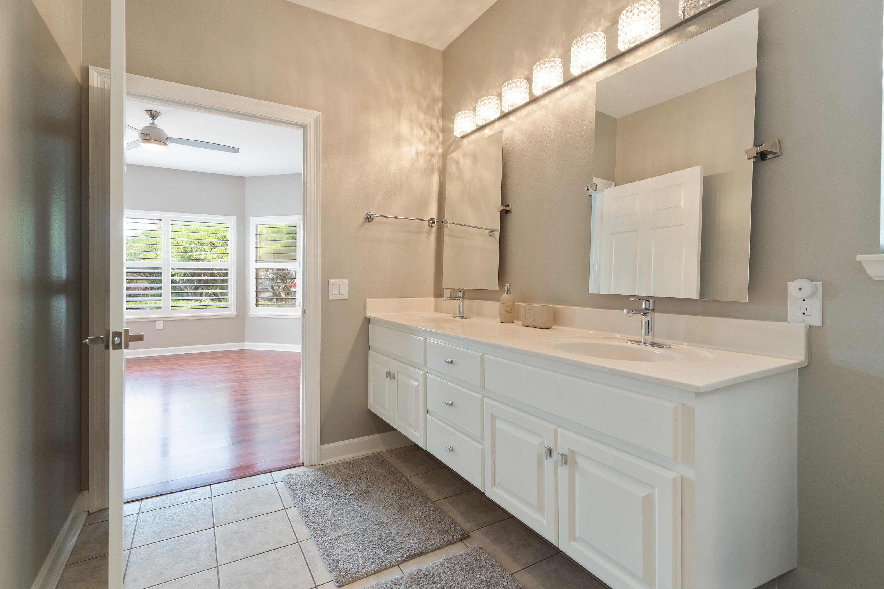 Fort Walton Beach, Florida, 32547, United States, 3 Bedrooms Bedrooms, ,4 BathroomsBathrooms,Residential,For Sale,1849777