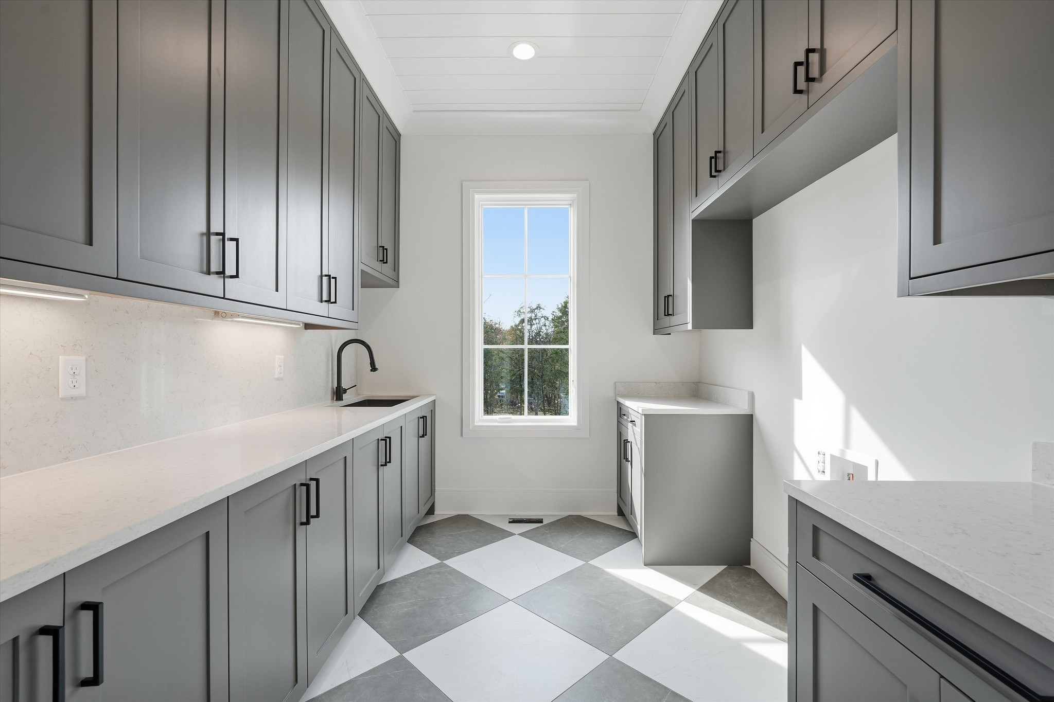 Nashville, Tennessee, 37205, United States, 5 Bedrooms Bedrooms, ,7 BathroomsBathrooms,Residential,For Sale,2002539