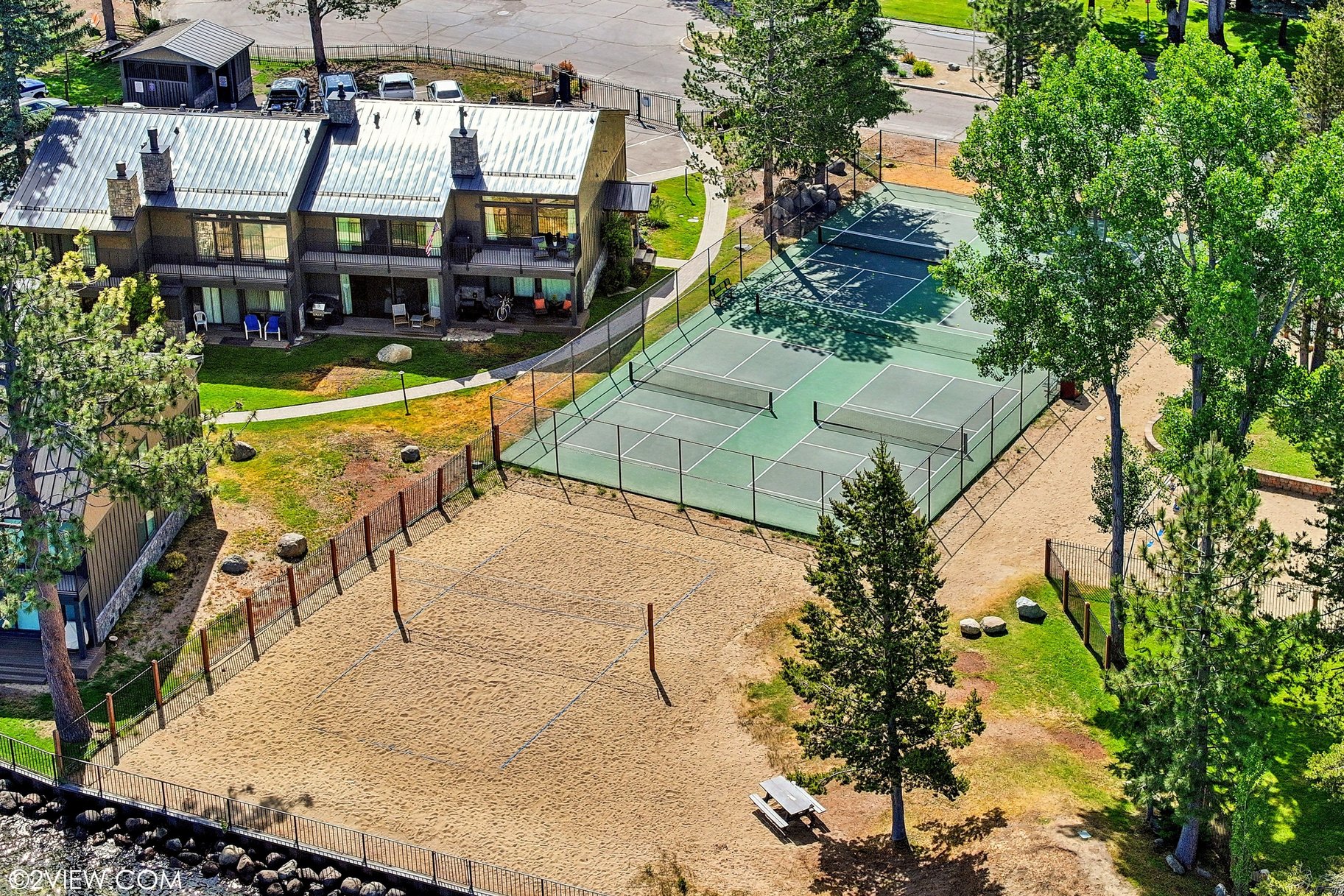  LAKEFRONT LIVING IN TAHOE KEYS - 物件實景