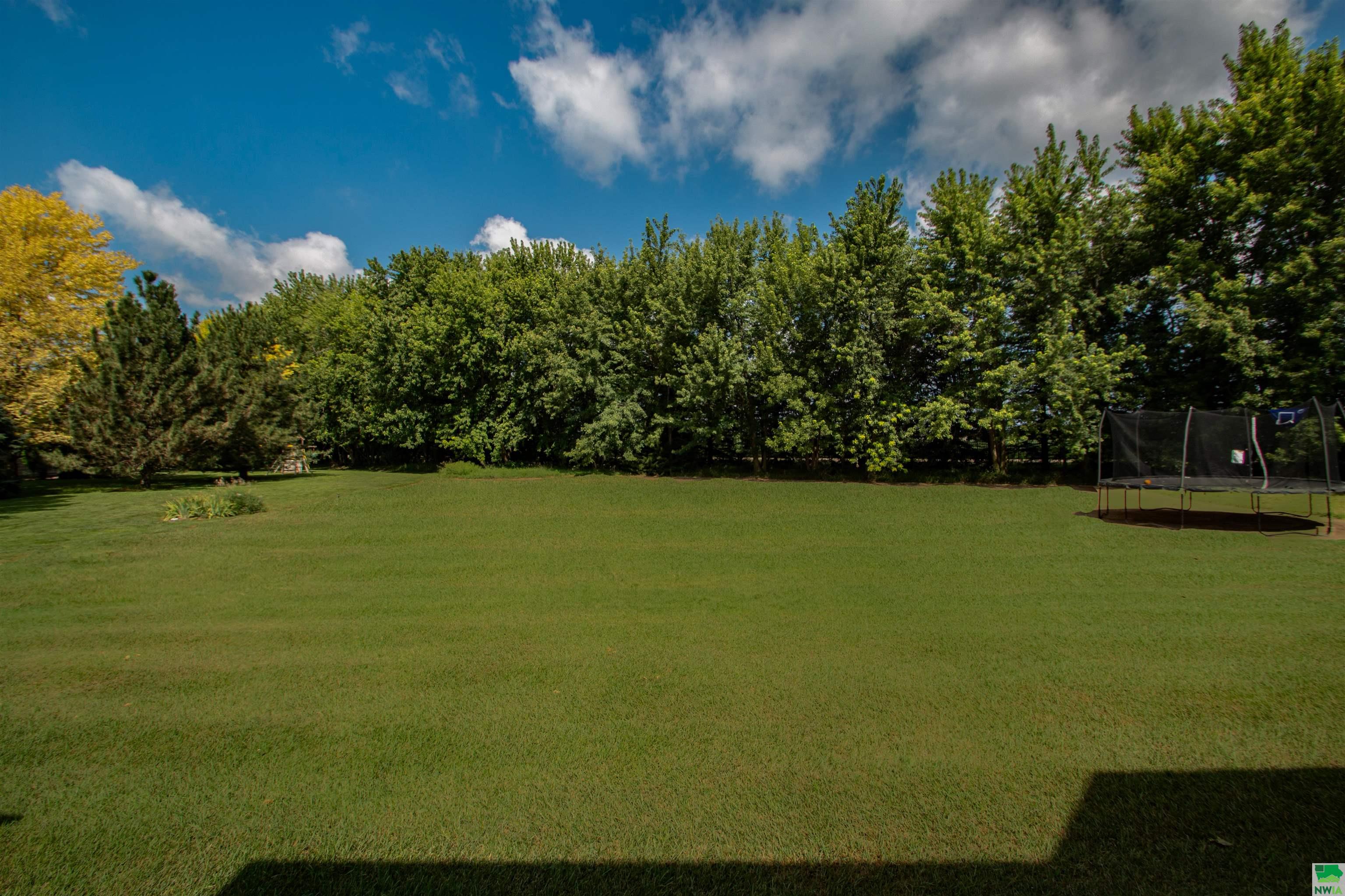 Dakota Dunes, South Dakota, 57049, United States, 4 Bedrooms Bedrooms, ,3 BathroomsBathrooms,Residential,For Sale,1937914