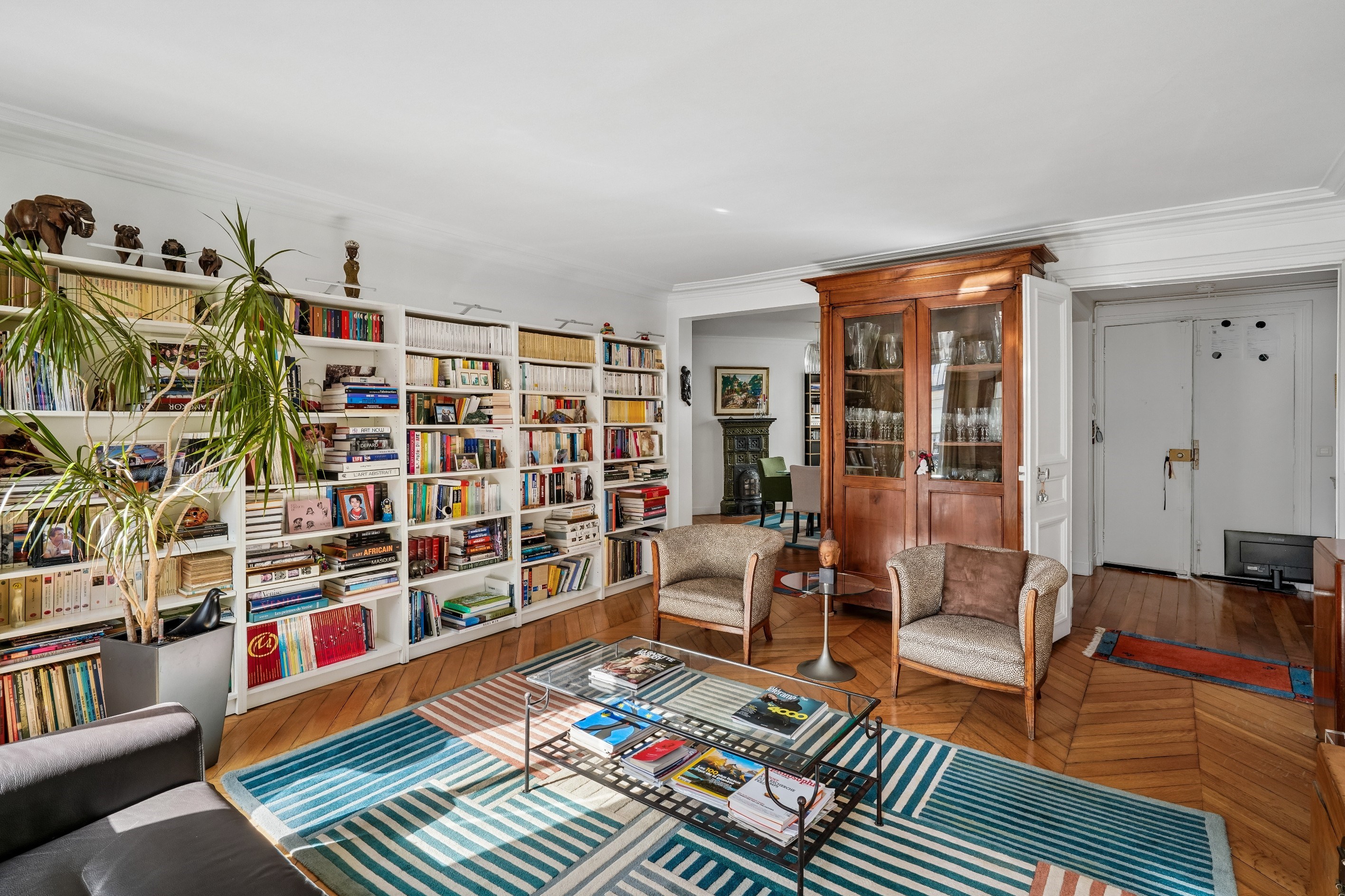  CHAMPS-ÉLYSÉES – MATIGNON - HAUSSMANNIAN ELEGANCE IN A 2 BEDROOM HAVEN - 物件實景