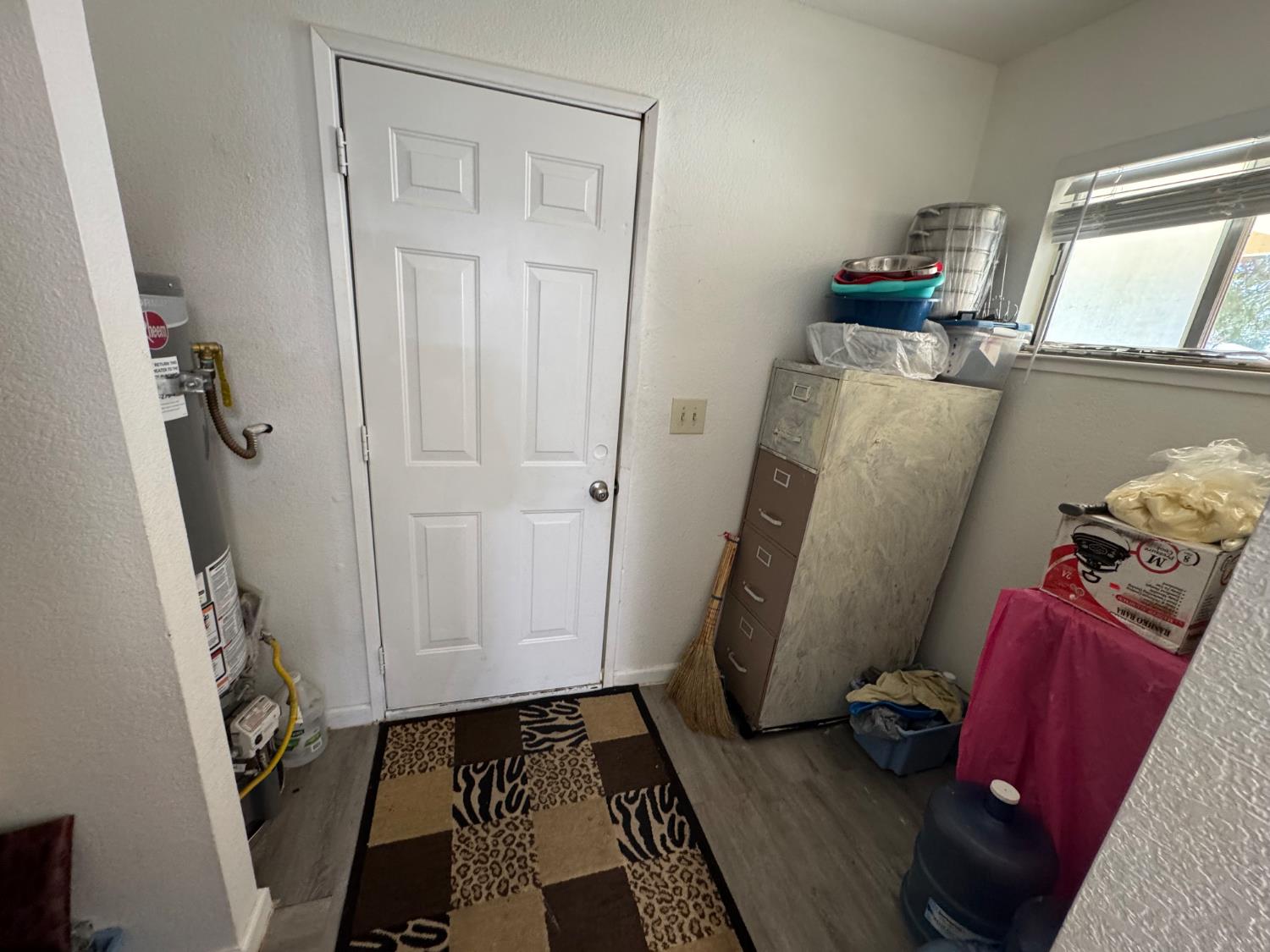 Yuba City, California, 95991-2504, United States, 6 Bedrooms Bedrooms, ,4 BathroomsBathrooms,Residential,For Sale,1920010