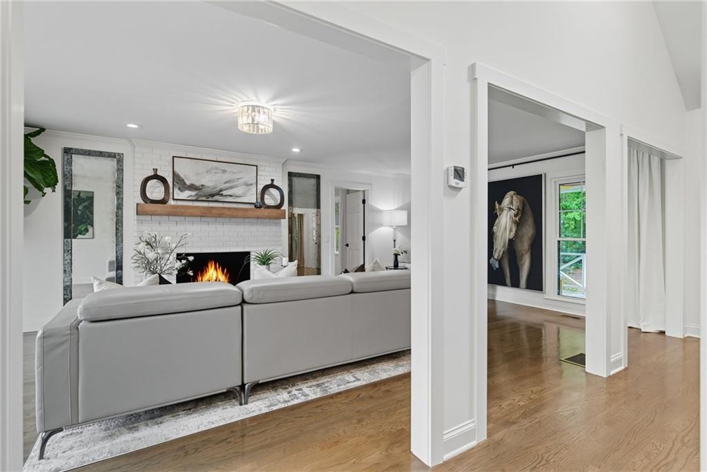 Alpharetta, Georgia, 30005, United States, 4 Bedrooms Bedrooms, ,6 BathroomsBathrooms,Residential,For Sale,1983404