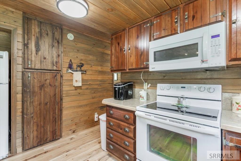 ISLAND PARK, Idaho, 83429, United States, 3 Bedrooms Bedrooms, ,2 BathroomsBathrooms,Residential,For Sale,2049198