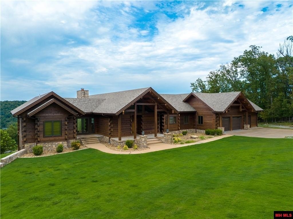 Cotter, Arkansas, 72626, United States, 4 Bedrooms Bedrooms, ,5 BathroomsBathrooms,Residential,For Sale,1976163