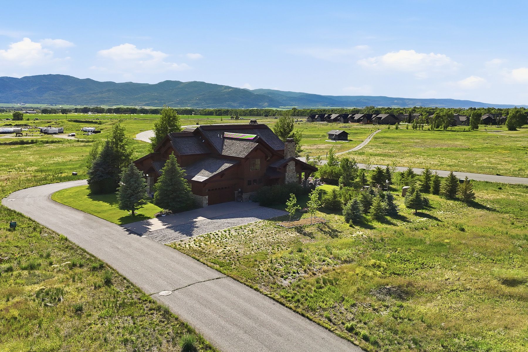  Luxury Home with Oversized Lot - 物件實景