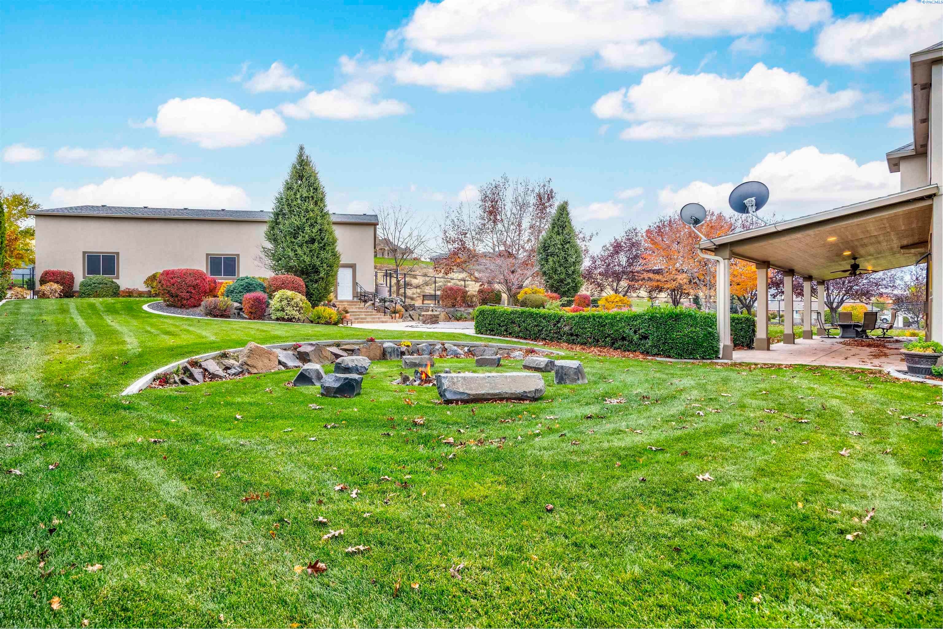 Pasco, Washington, 99301, United States, 5 Bedrooms Bedrooms, ,4 BathroomsBathrooms,Residential,For Sale,1988519