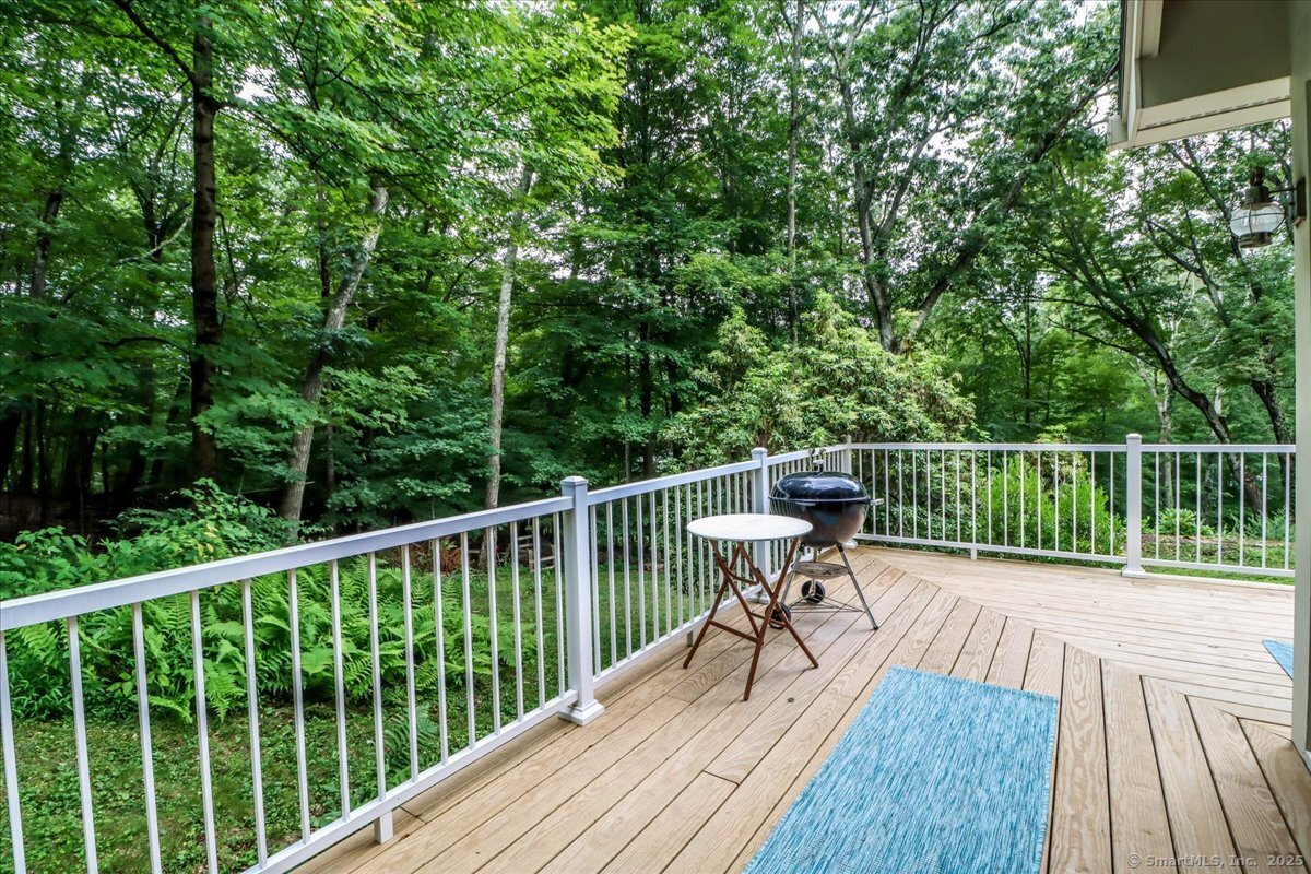 Oxford, Connecticut, 06478, United States, 3 Bedrooms Bedrooms, ,3 BathroomsBathrooms,Residential,For Sale,1916660