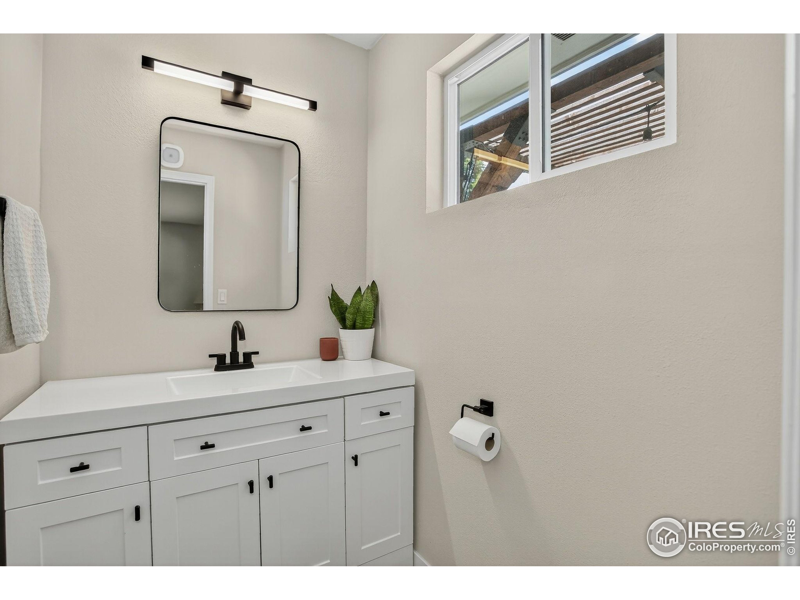 Louisville, Colorado, 80027, United States, 3 Bedrooms Bedrooms, ,2 BathroomsBathrooms,Residential,For Sale,1938542