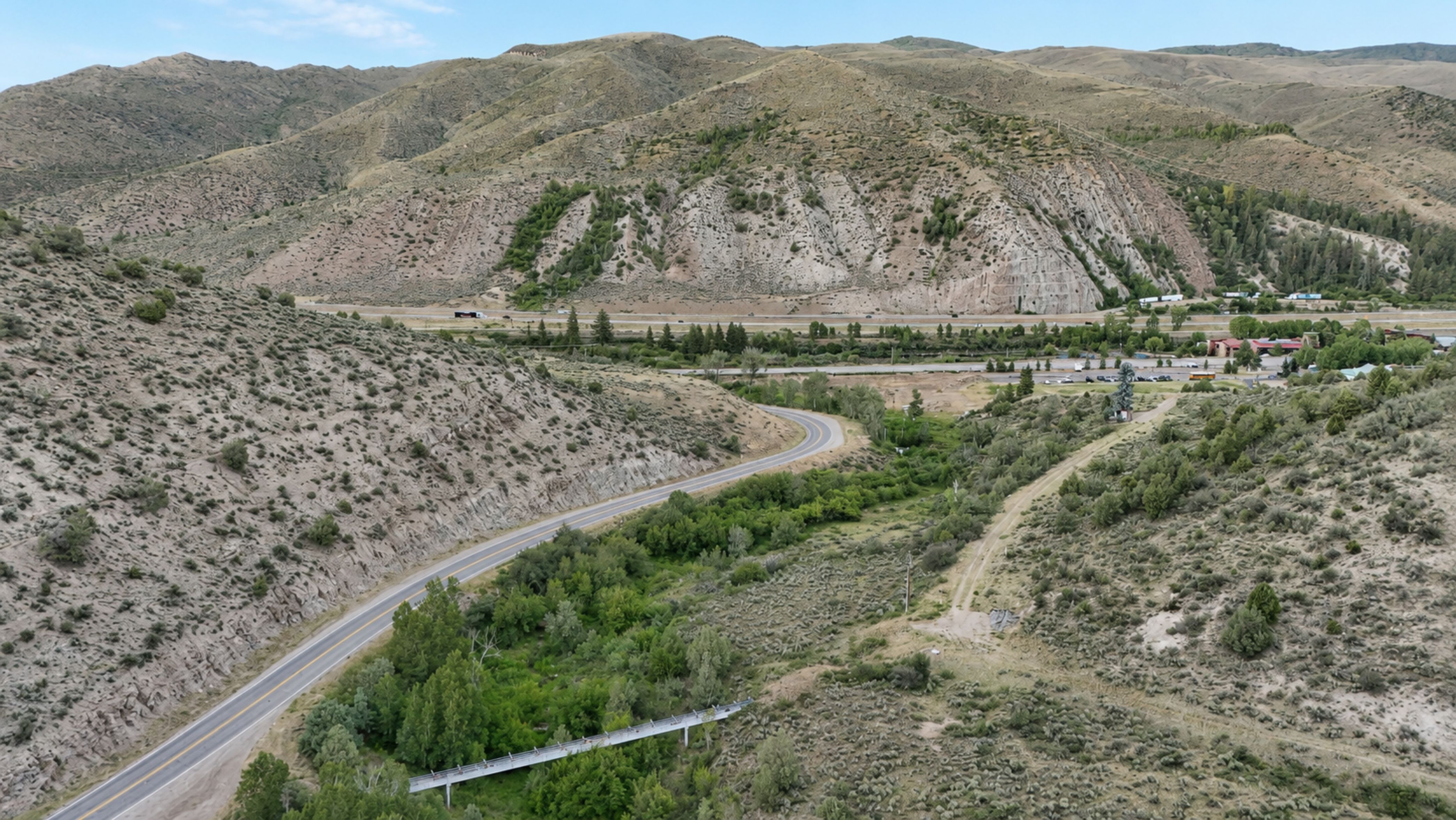  A Rare Opportunity to Own 74 Acres Overlooking the Eagle River Valley - 物件實景
