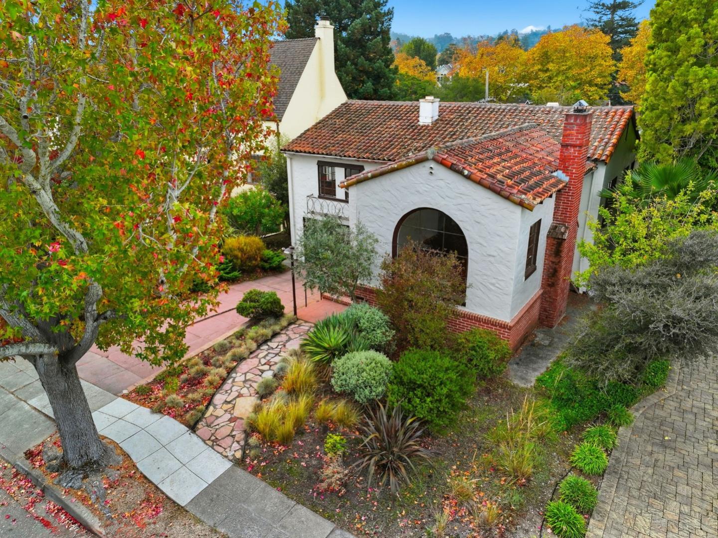 Burlingame, California, 94010, United States, 2 Bedrooms Bedrooms, ,2 BathroomsBathrooms,Residential,For Sale,1987615