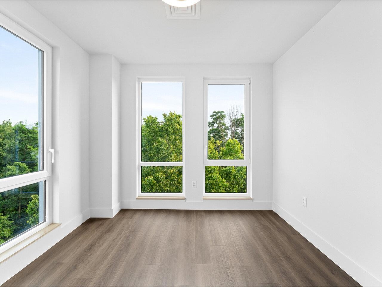 Burlington, Vermont, 05401, United States, 2 Bedrooms Bedrooms, ,1 BathroomBathrooms,Residential,For Sale,1941780