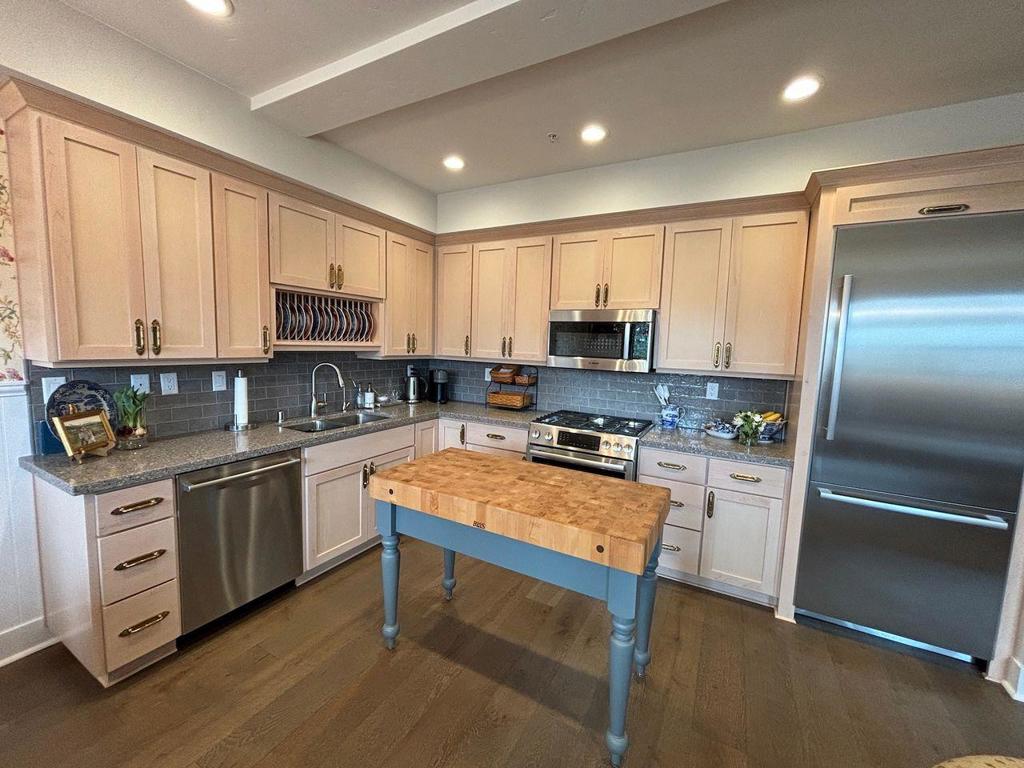 Aptos, California, 95003, United States, 3 Bedrooms Bedrooms, ,3 BathroomsBathrooms,Residential,For Sale,2030323