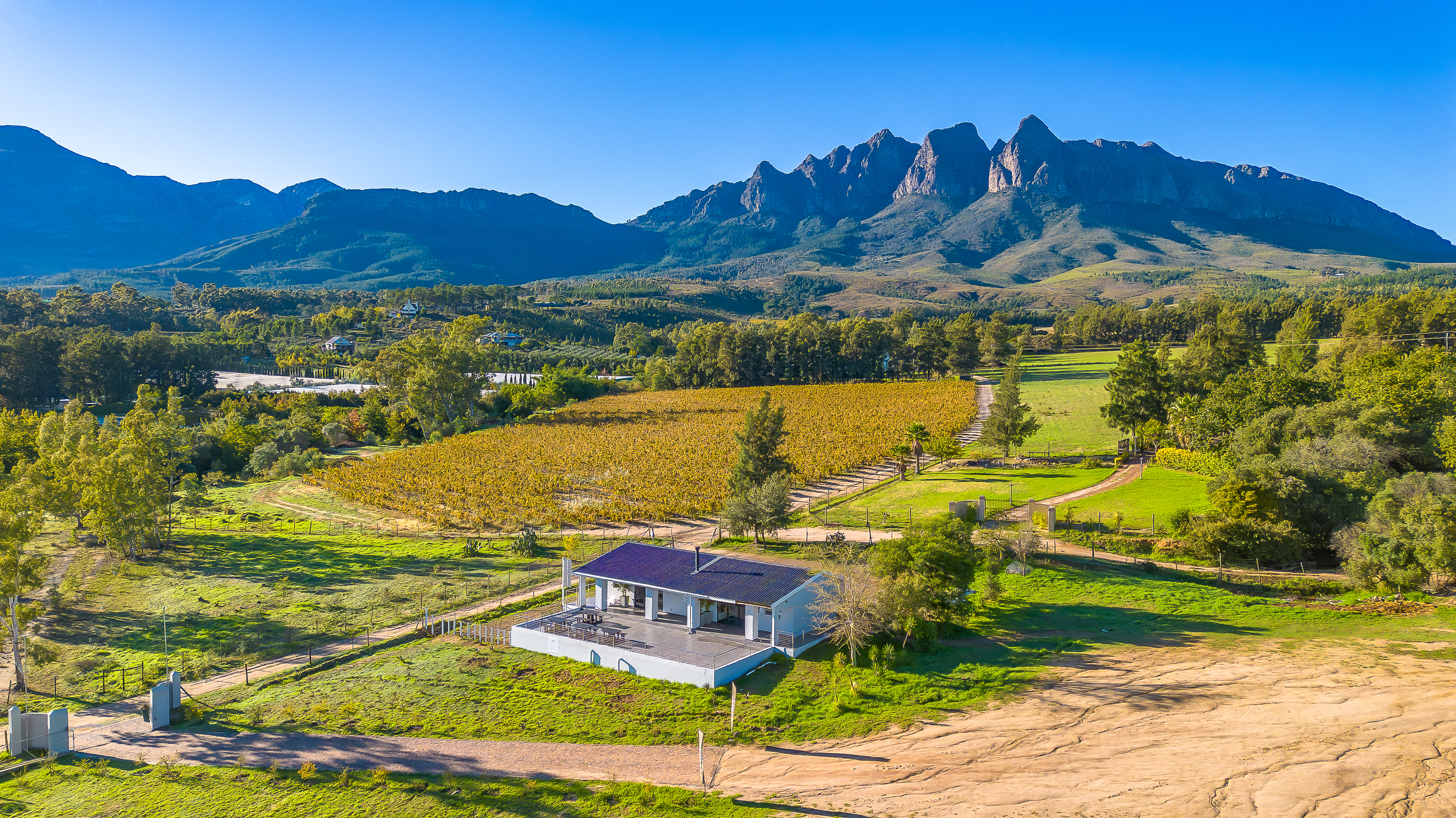  Lifestyle Farm with Established Revenue Stream in Bainskloof - 物件實景