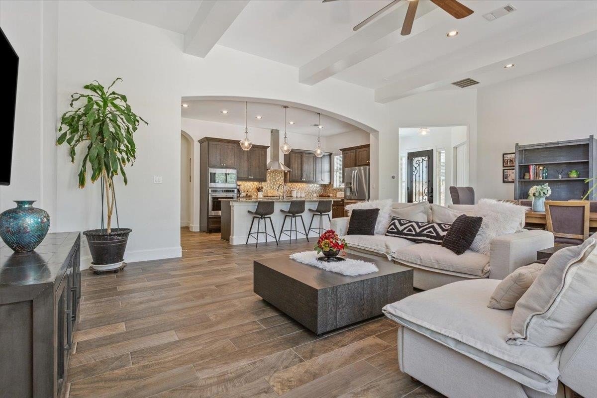 Georgetown, Texas, 78628, United States, 4 Bedrooms Bedrooms, ,4 BathroomsBathrooms,Residential,For Sale,1980574