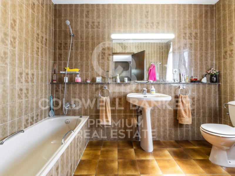 Sant Cugat del Vallès, Catalonia, ES, 5 Bedrooms Bedrooms, ,2 BathroomsBathrooms,Residential,For Sale,1759701