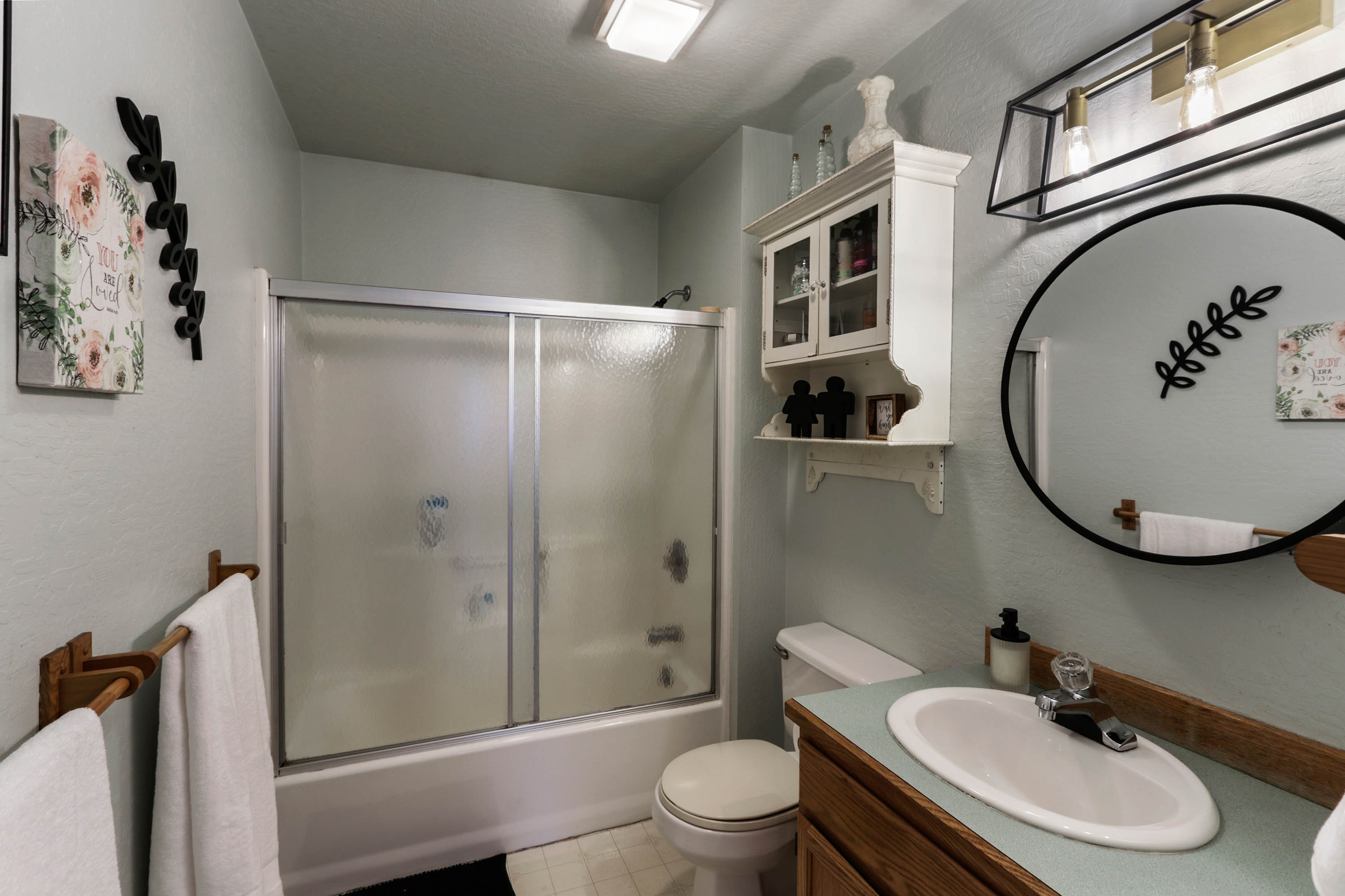 Sandpoint, Idaho, 83864, United States, 4 Bedrooms Bedrooms, ,2 BathroomsBathrooms,Residential,For Sale,1928648