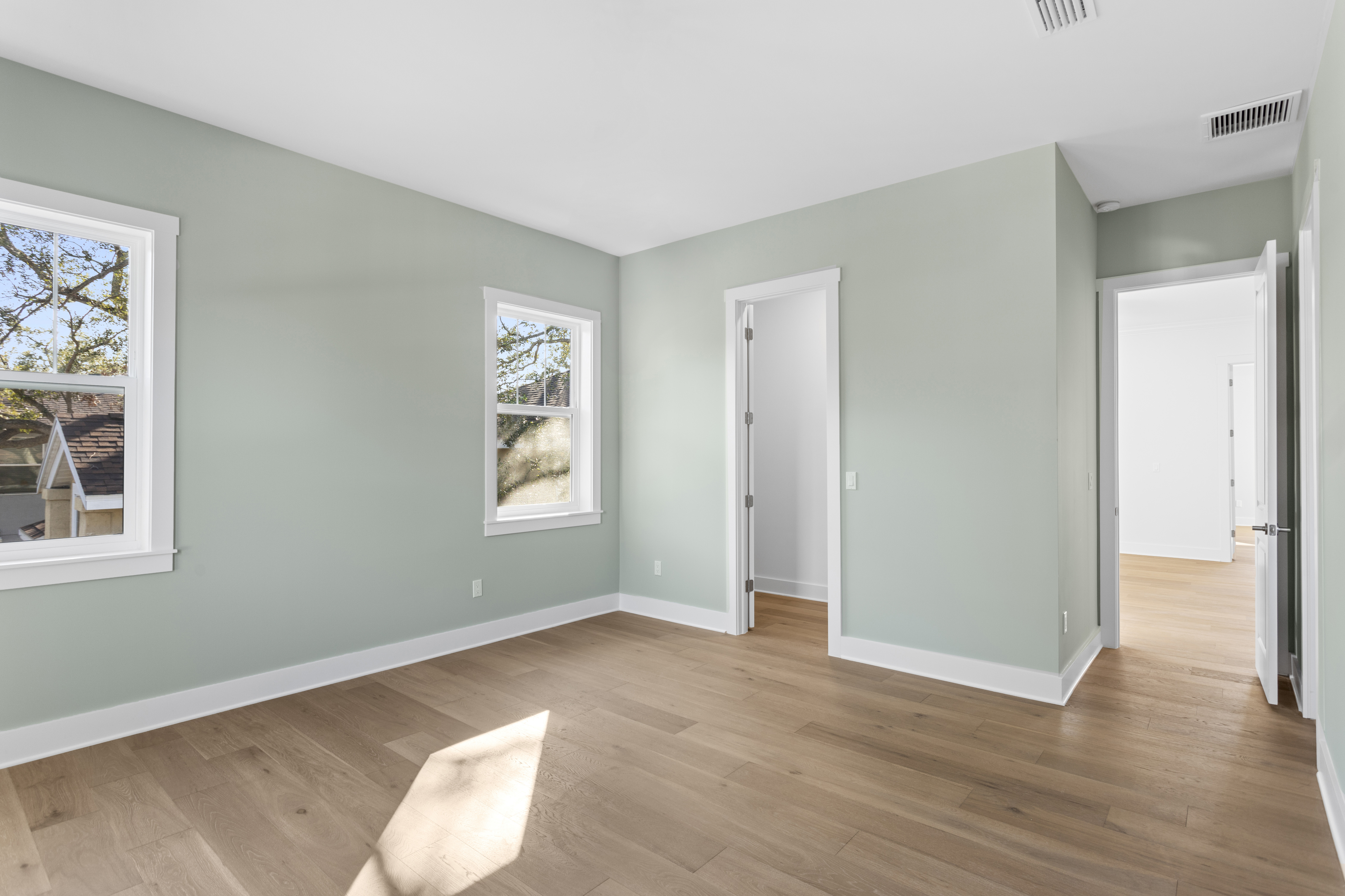 Tampa, Florida, 33611, United States, 4 Bedrooms Bedrooms, ,3 BathroomsBathrooms,Residential,For Sale,1977449