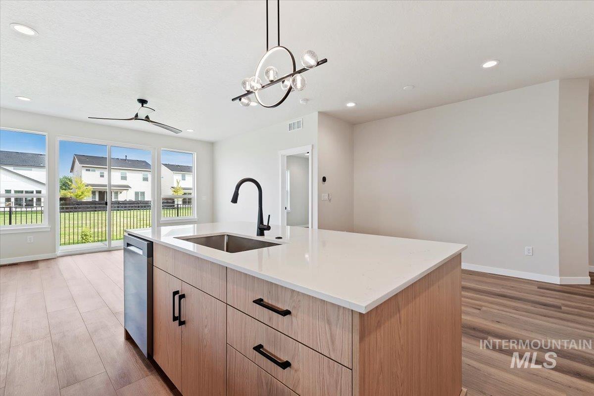 Eagle, Idaho, 83616-1017, United States, 4 Bedrooms Bedrooms, ,Residential,For Sale,1925086