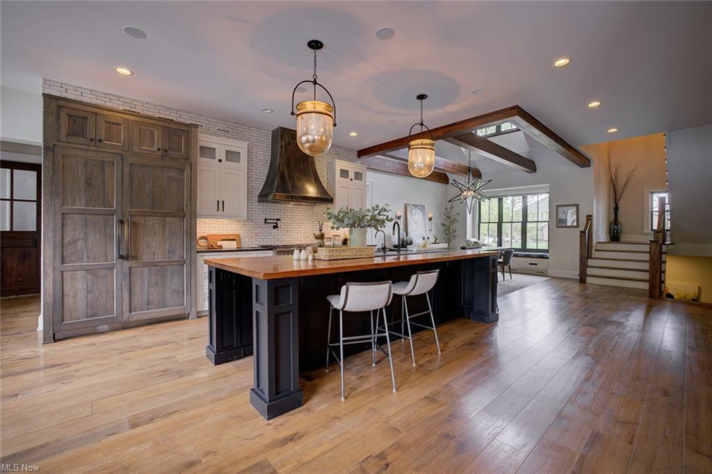 Williamstown, West Virginia, 26187, United States, 5 Bedrooms Bedrooms, ,8 BathroomsBathrooms,Residential,For Sale,1980118