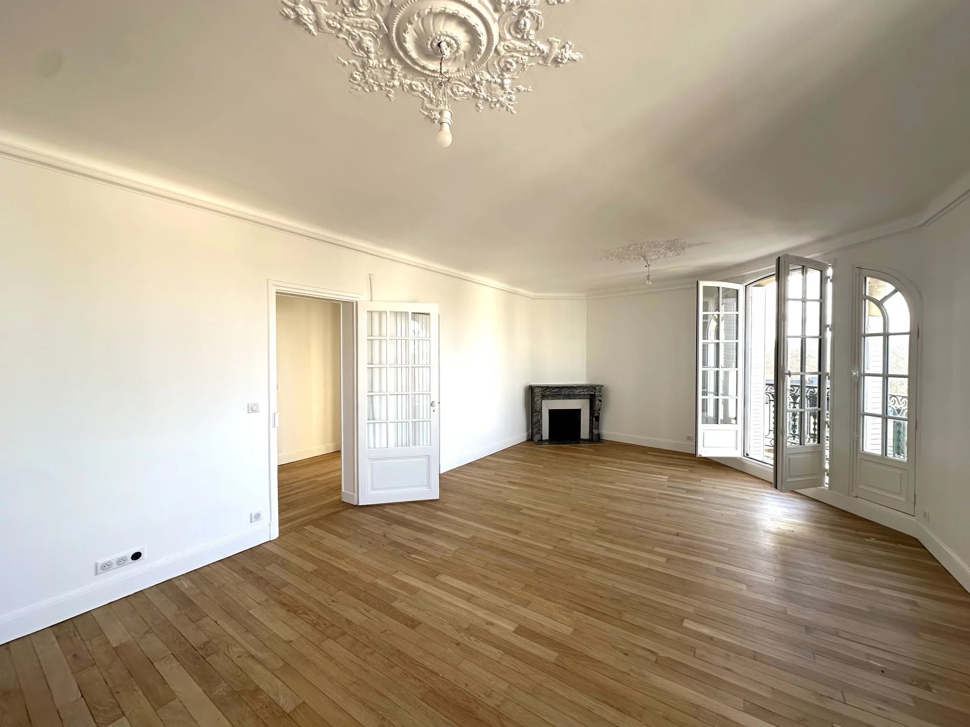 Le Vésinet, Île-de-France, 78110, FR, 2 Bedrooms Bedrooms, ,1 BathroomBathrooms,Residential,For Sale,2003303