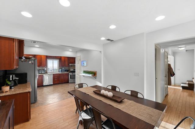 Bountiful, Utah, 84010, United States, 4 Bedrooms Bedrooms, ,2 BathroomsBathrooms,Residential,For Sale,2048007