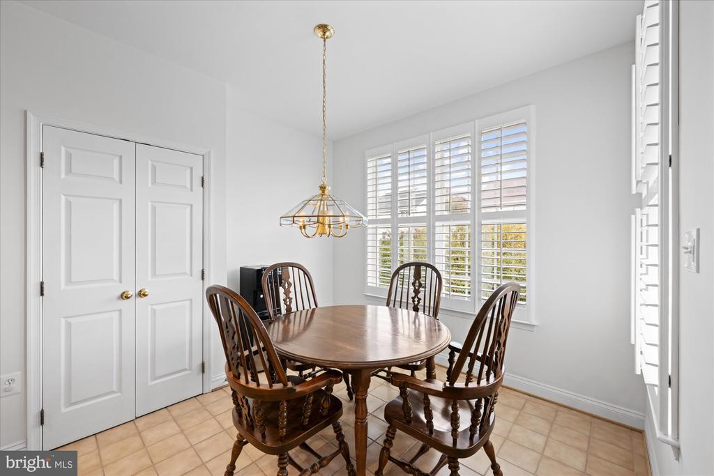 Leesburg, Virginia, 20175, United States, 5 Bedrooms Bedrooms, ,4 BathroomsBathrooms,Residential,For Sale,1987401