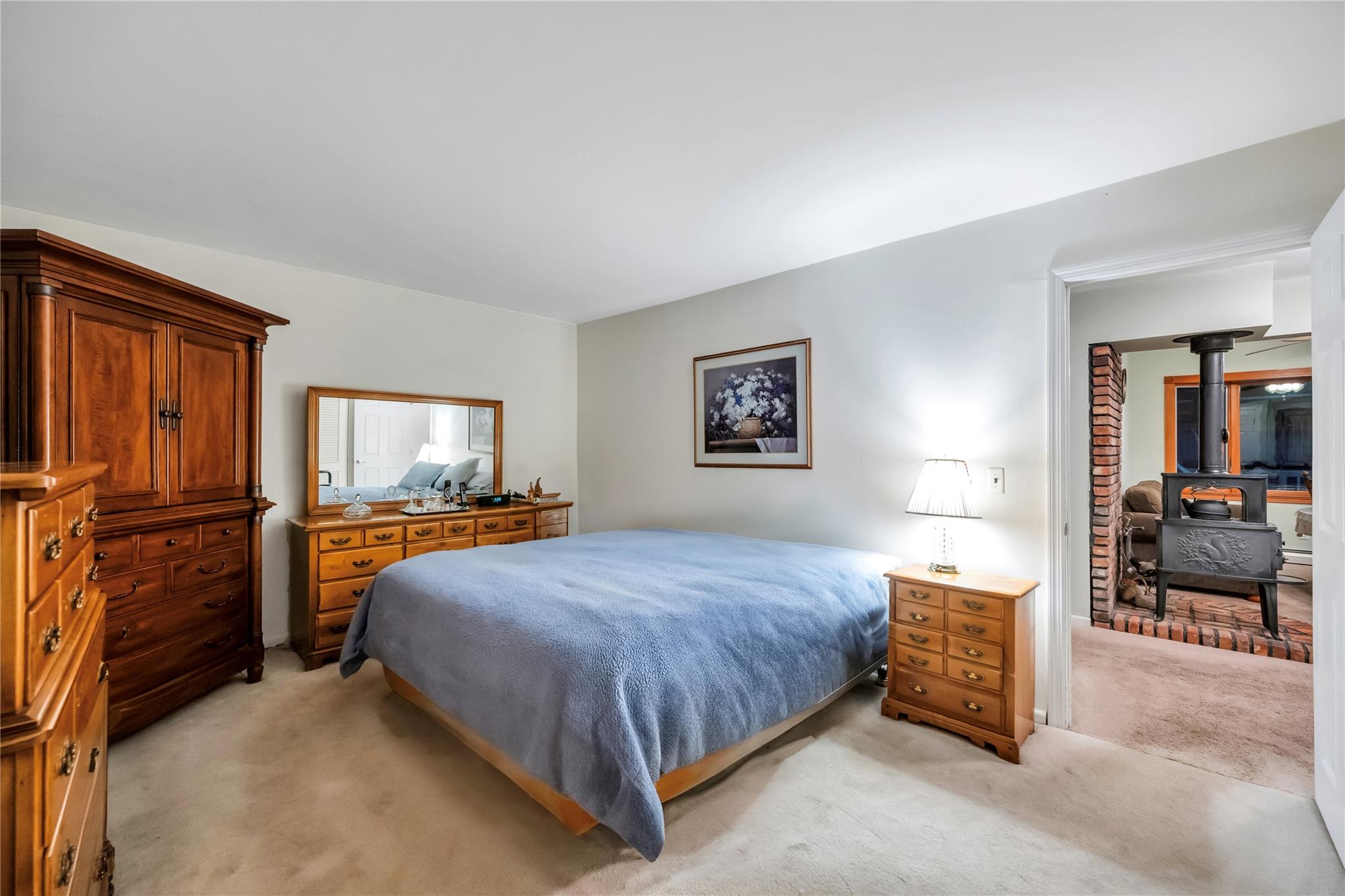 Hauppauge, New York, 11788, United States, 4 Bedrooms Bedrooms, ,2 BathroomsBathrooms,Residential,For Sale,1714342
