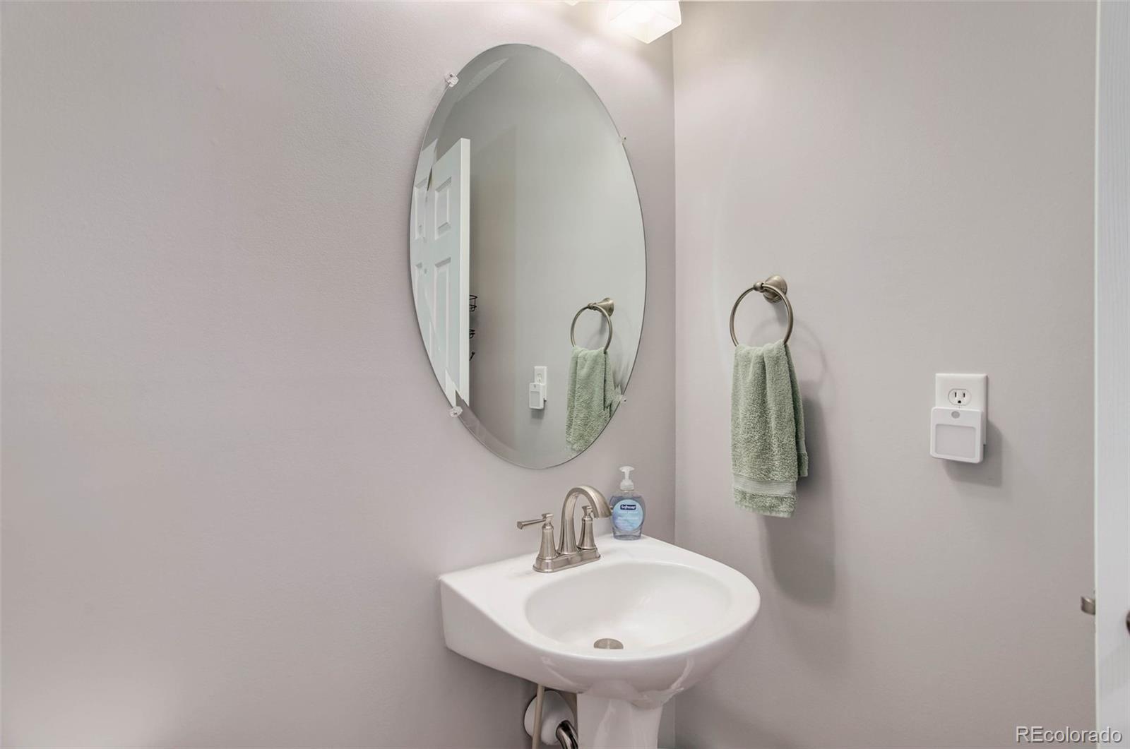 Commerce City, Colorado, 80022, United States, 5 Bedrooms Bedrooms, ,3 BathroomsBathrooms,Residential,For Sale,1837986